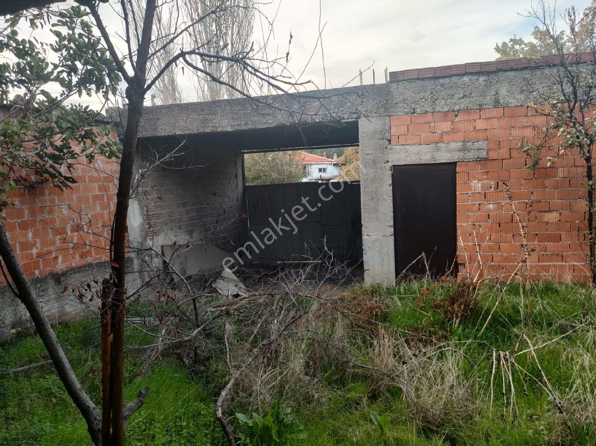 Poyracık Mahallesinde Geniş Bahçesi Olan Müstakil Ev - Görsel 32