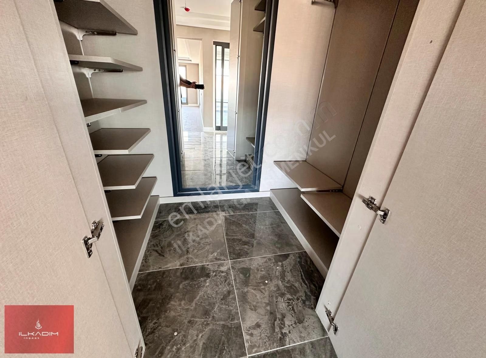 Cadde Üzeri Çift Bloklu Sitede 250m2 Ada Mutfaklı Saunalı 4+1 - Görsel 35