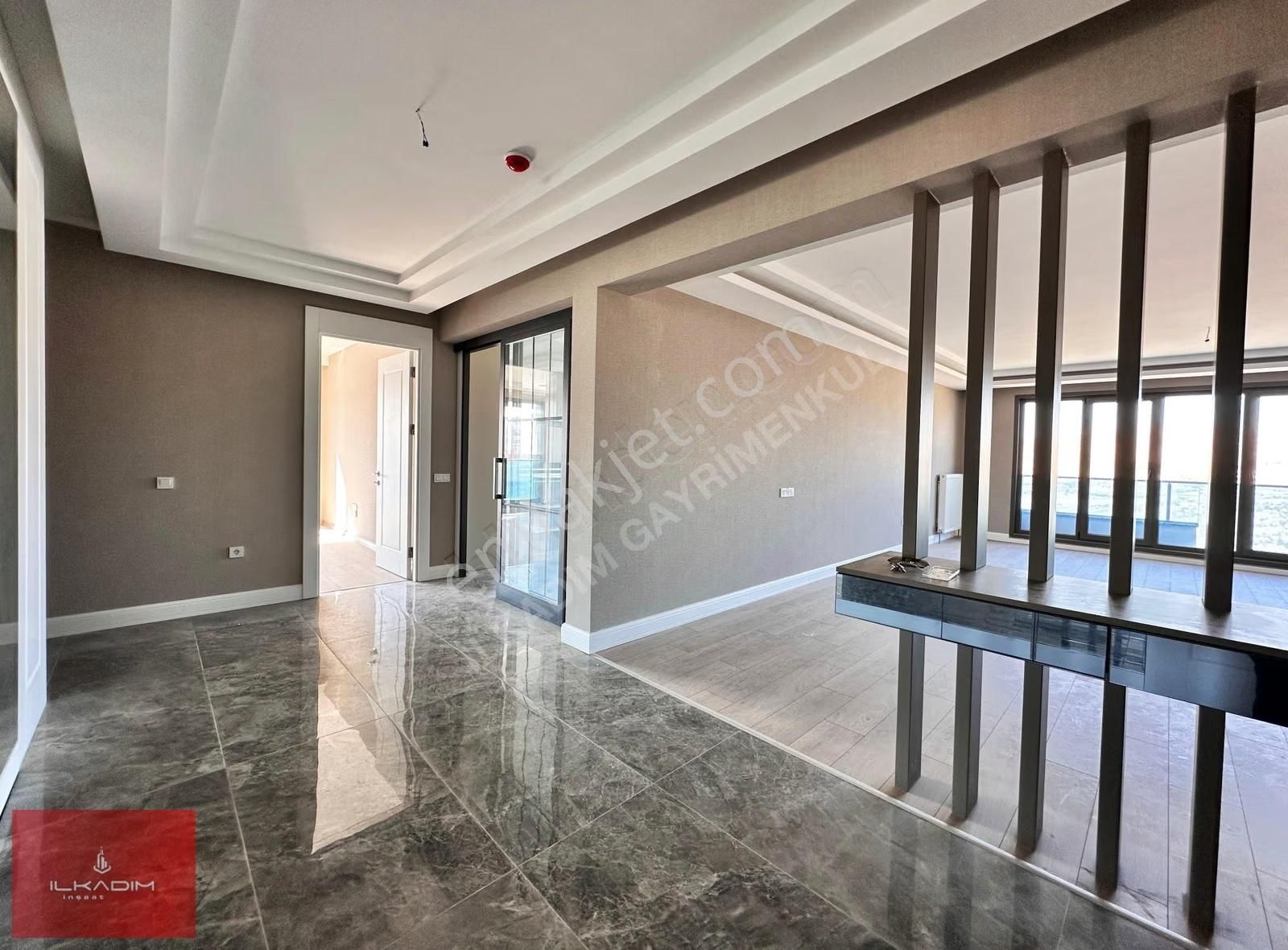 Cadde Üzeri Çift Bloklu Sitede 250m2 Ada Mutfaklı Saunalı 4+1 - Görsel 5