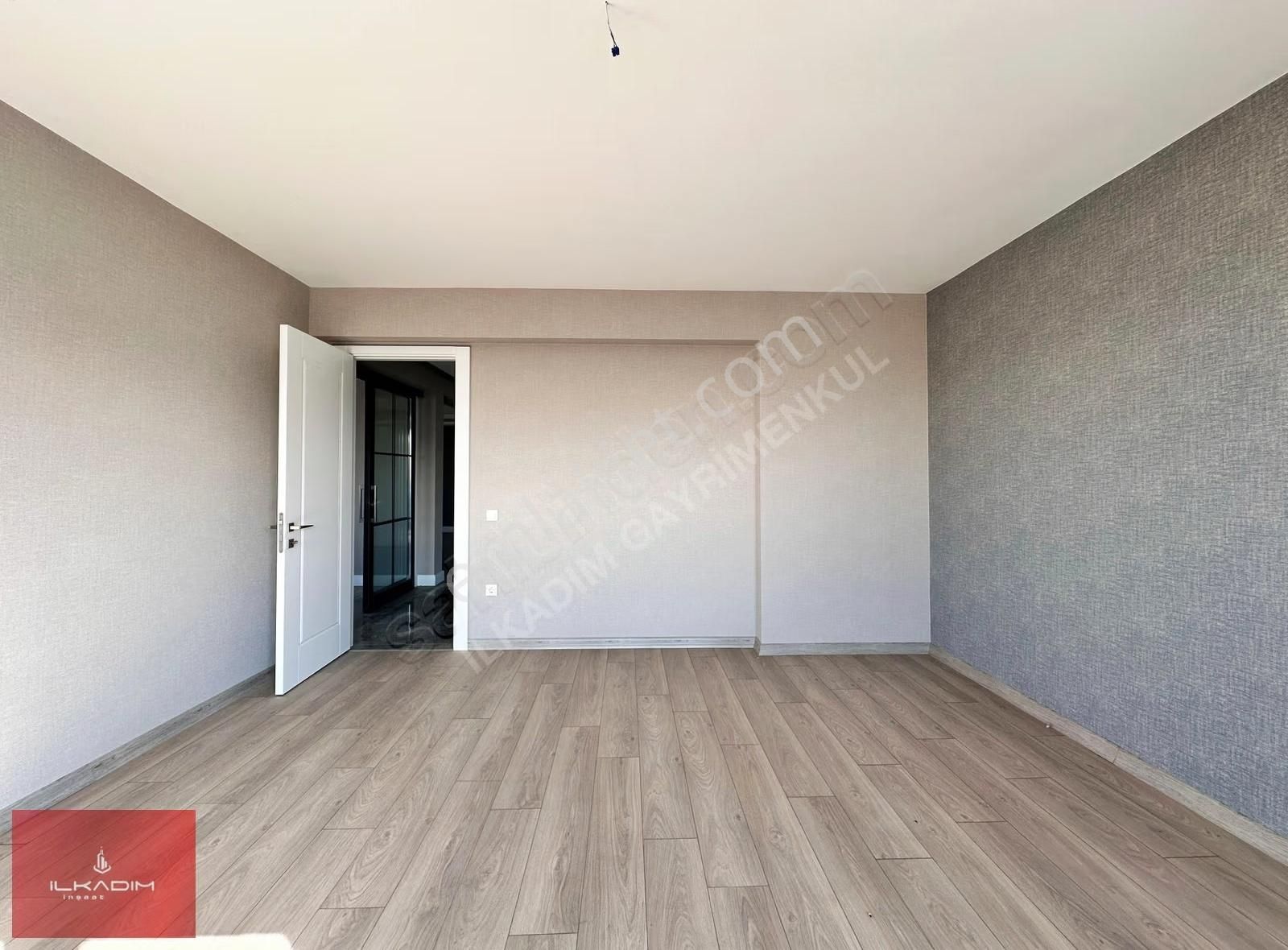 Cadde Üzeri Çift Bloklu Sitede 250m2 Ada Mutfaklı Saunalı 4+1 - Görsel 21