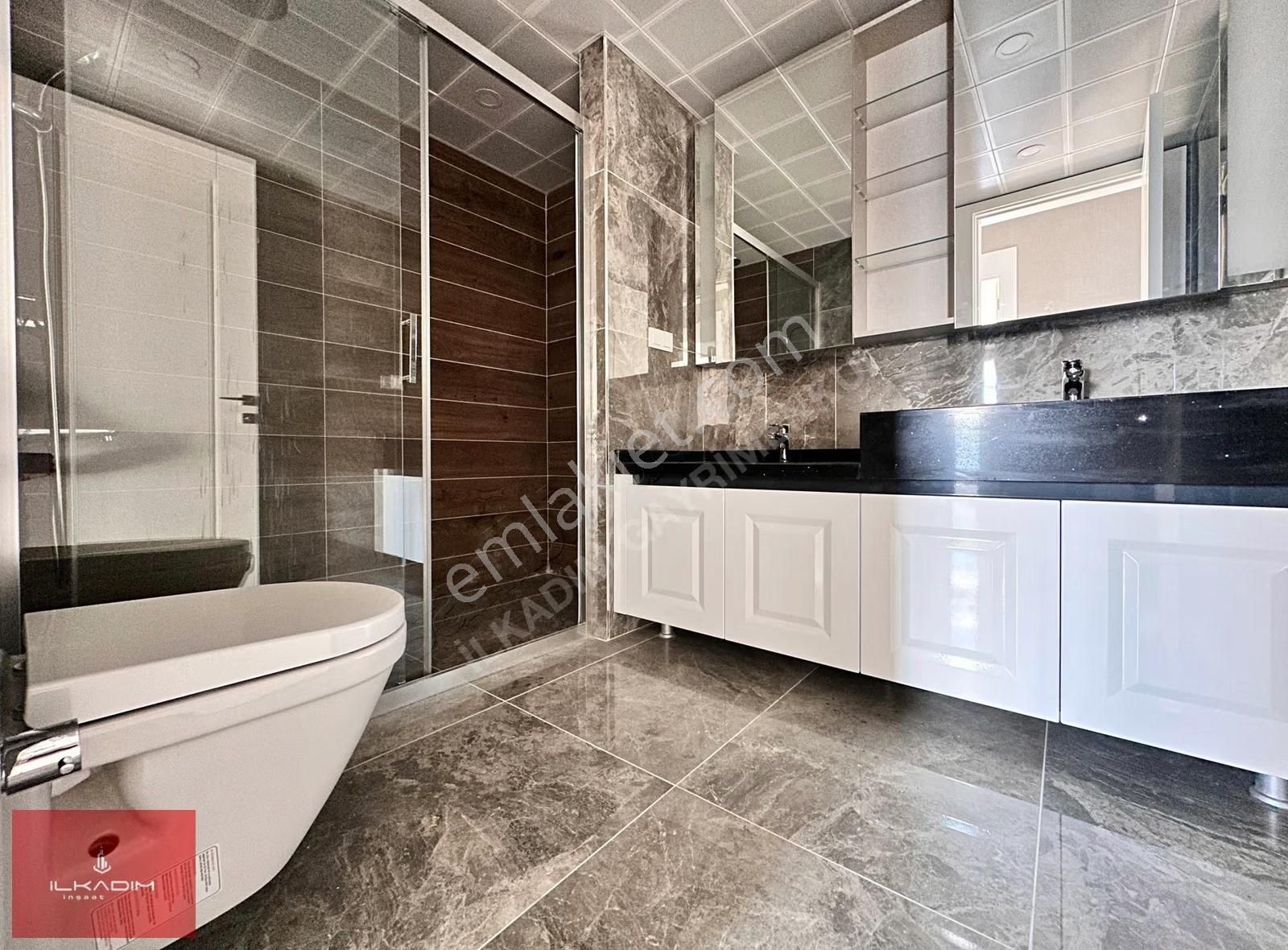 Cadde Üzeri Çift Bloklu Sitede 250m2 Ada Mutfaklı Saunalı 4+1 - Görsel 4