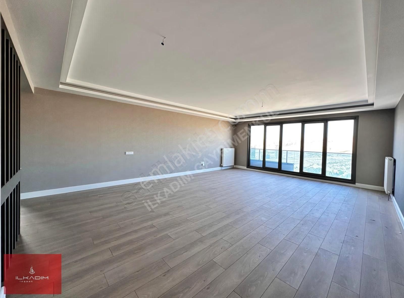 Cadde Üzeri Çift Bloklu Sitede 250m2 Ada Mutfaklı Saunalı 4+1 - Görsel 18