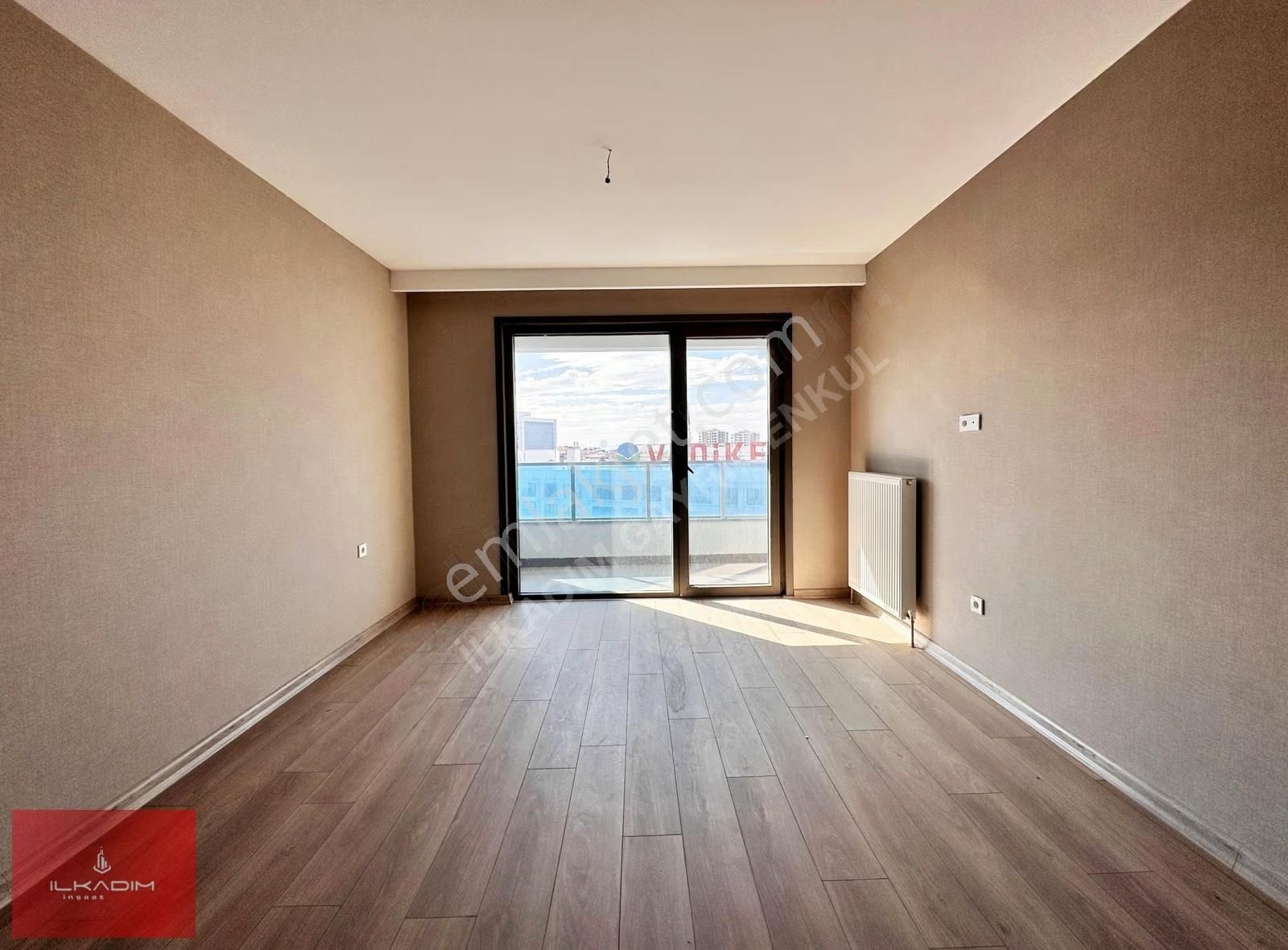 Cadde Üzeri Çift Bloklu Sitede 250m2 Ada Mutfaklı Saunalı 4+1 - Görsel 24