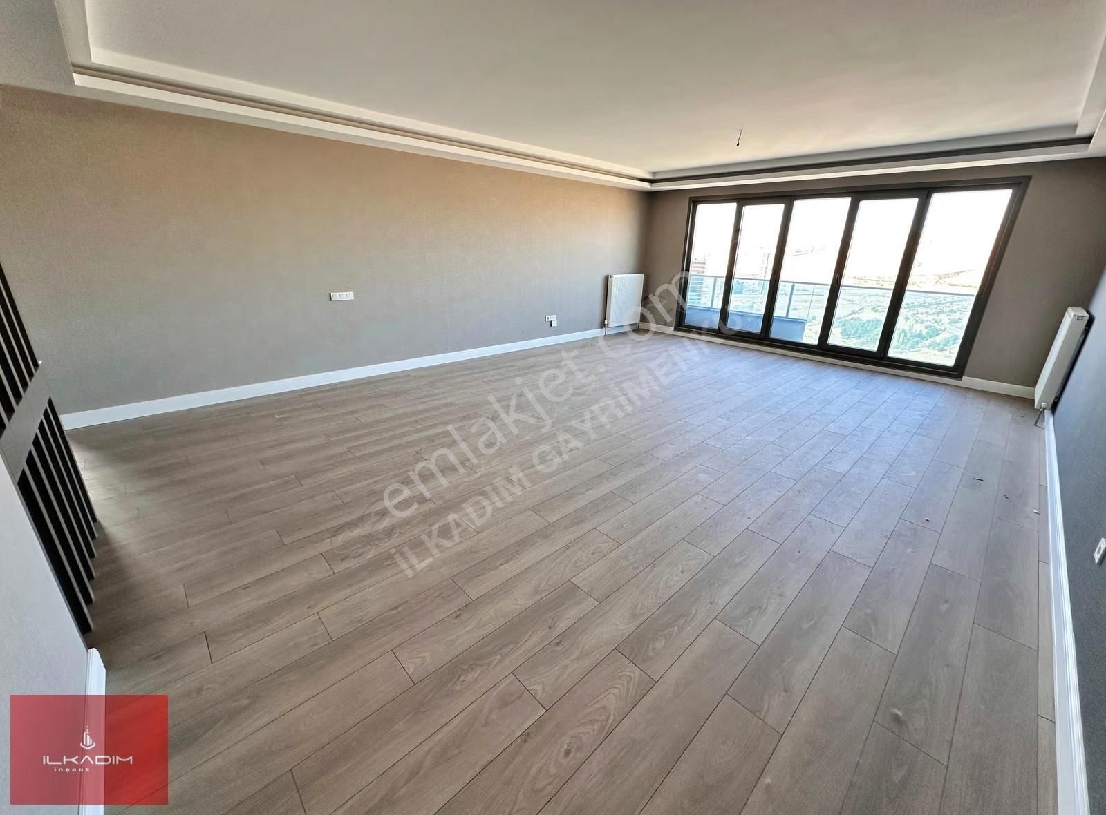 Cadde Üzeri Çift Bloklu Sitede 250m2 Ada Mutfaklı Saunalı 4+1 - Görsel 7