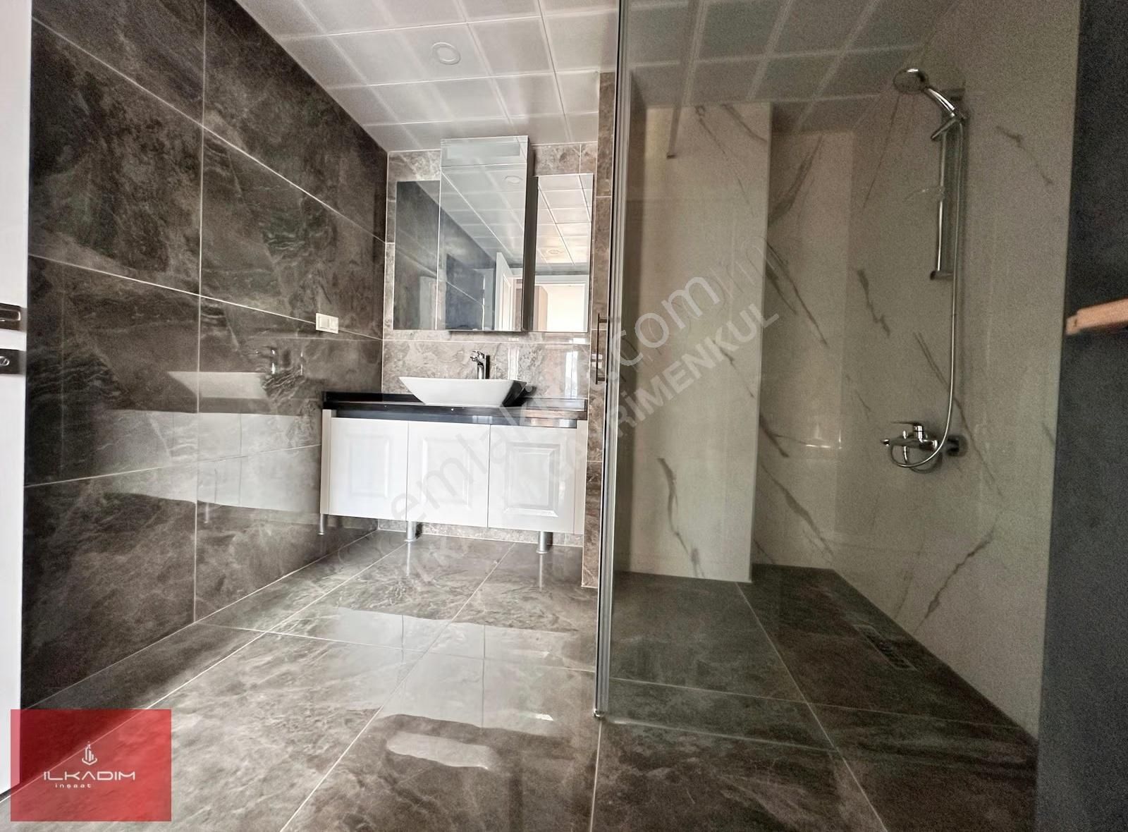 Cadde Üzeri Çift Bloklu Sitede 250m2 Ada Mutfaklı Saunalı 4+1 - Görsel 27