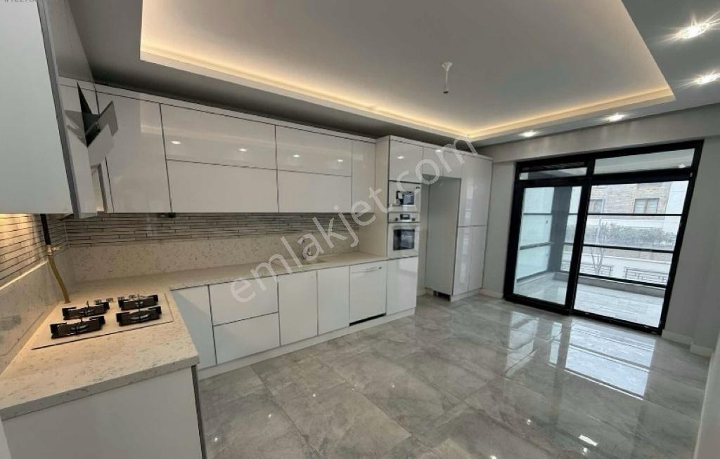 Batıkent Mahallesinde 4+1-200m2 Site İçi Lüks Daireler