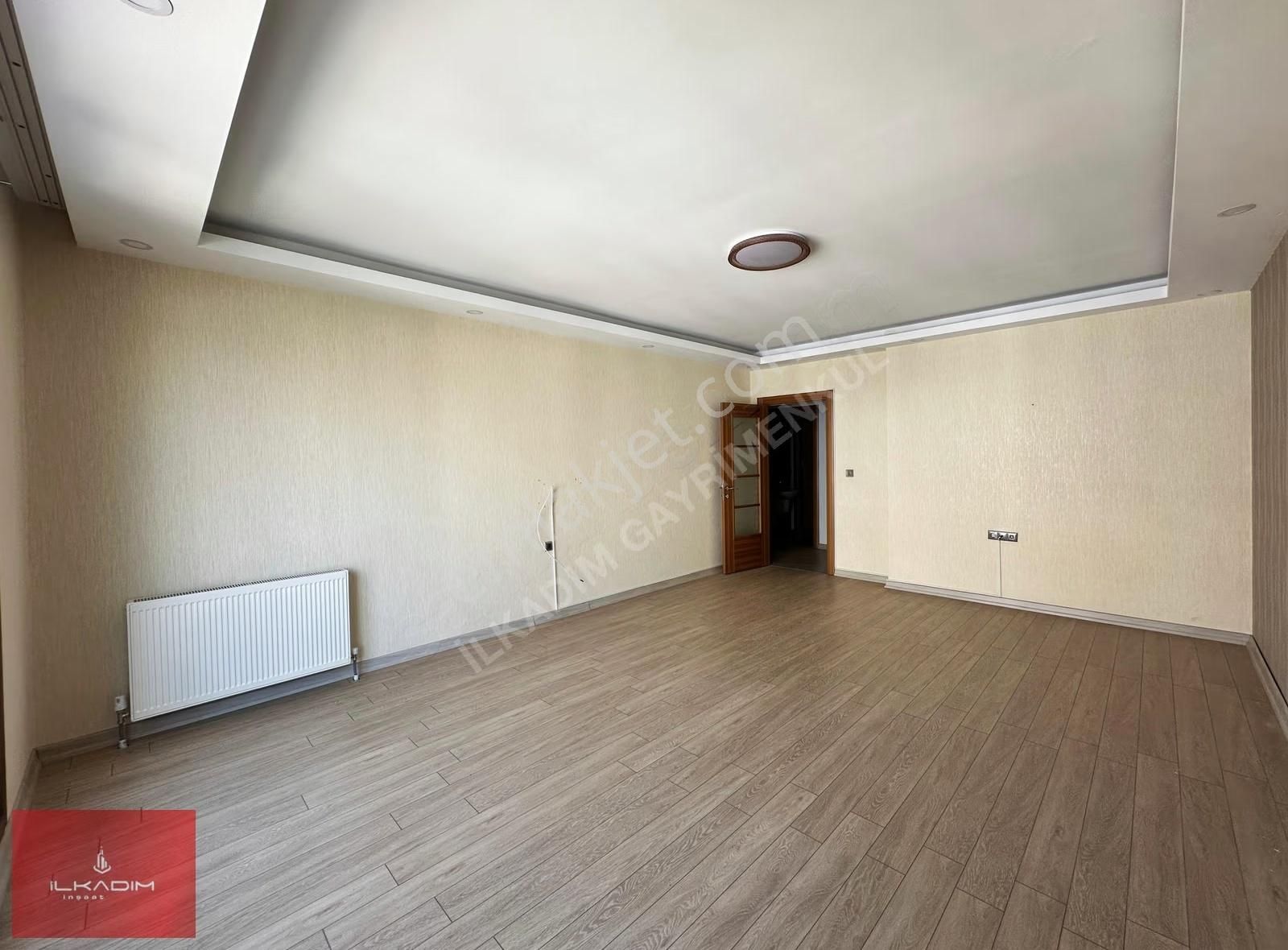 İlkadımdan Yaylada Panoramik Manzaralı Sitede Çift Girişli 4+2 - Görsel 27