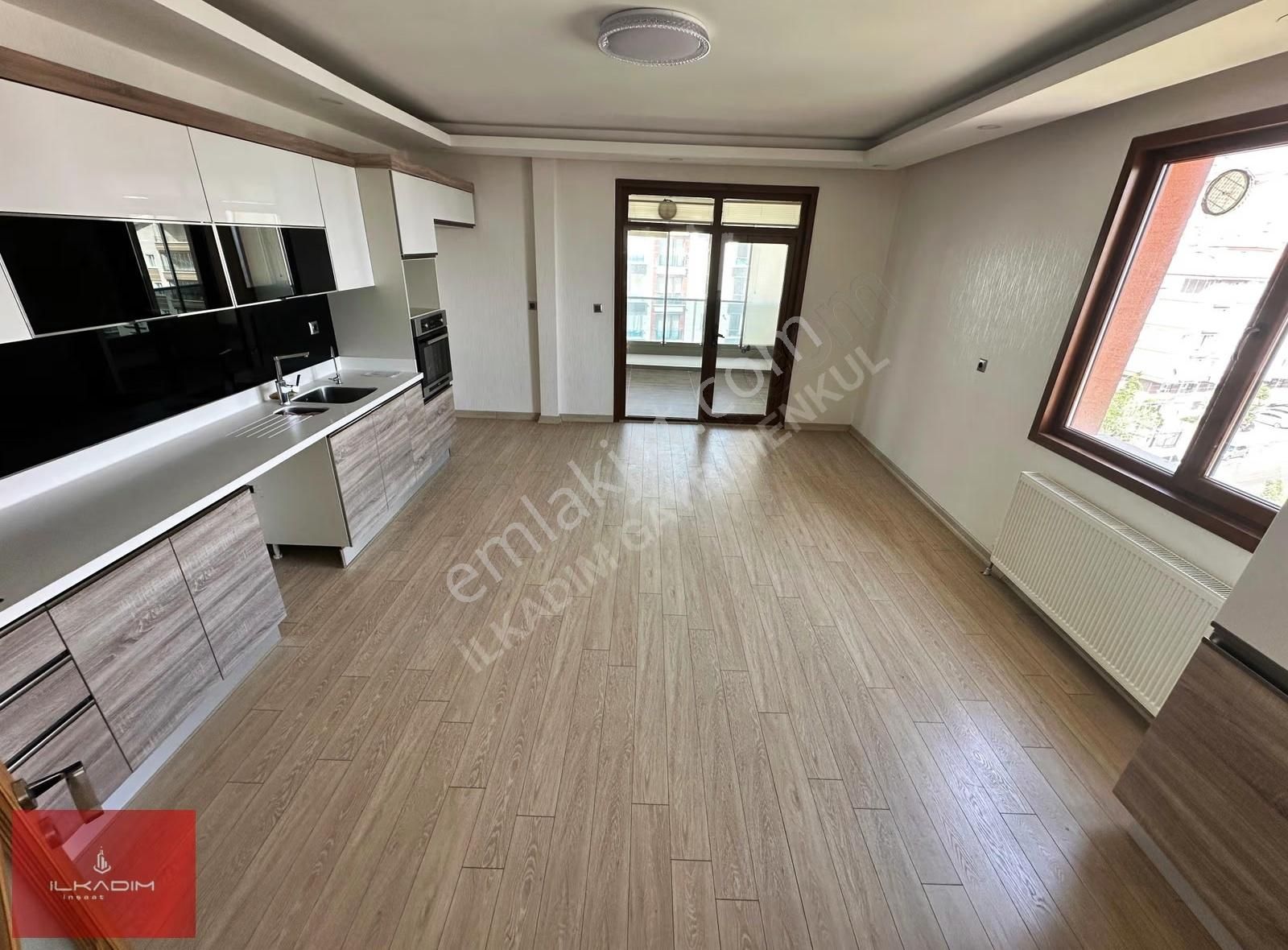 İlkadımdan Yaylada Panoramik Manzaralı Sitede Çift Girişli 4+2 - Görsel 32