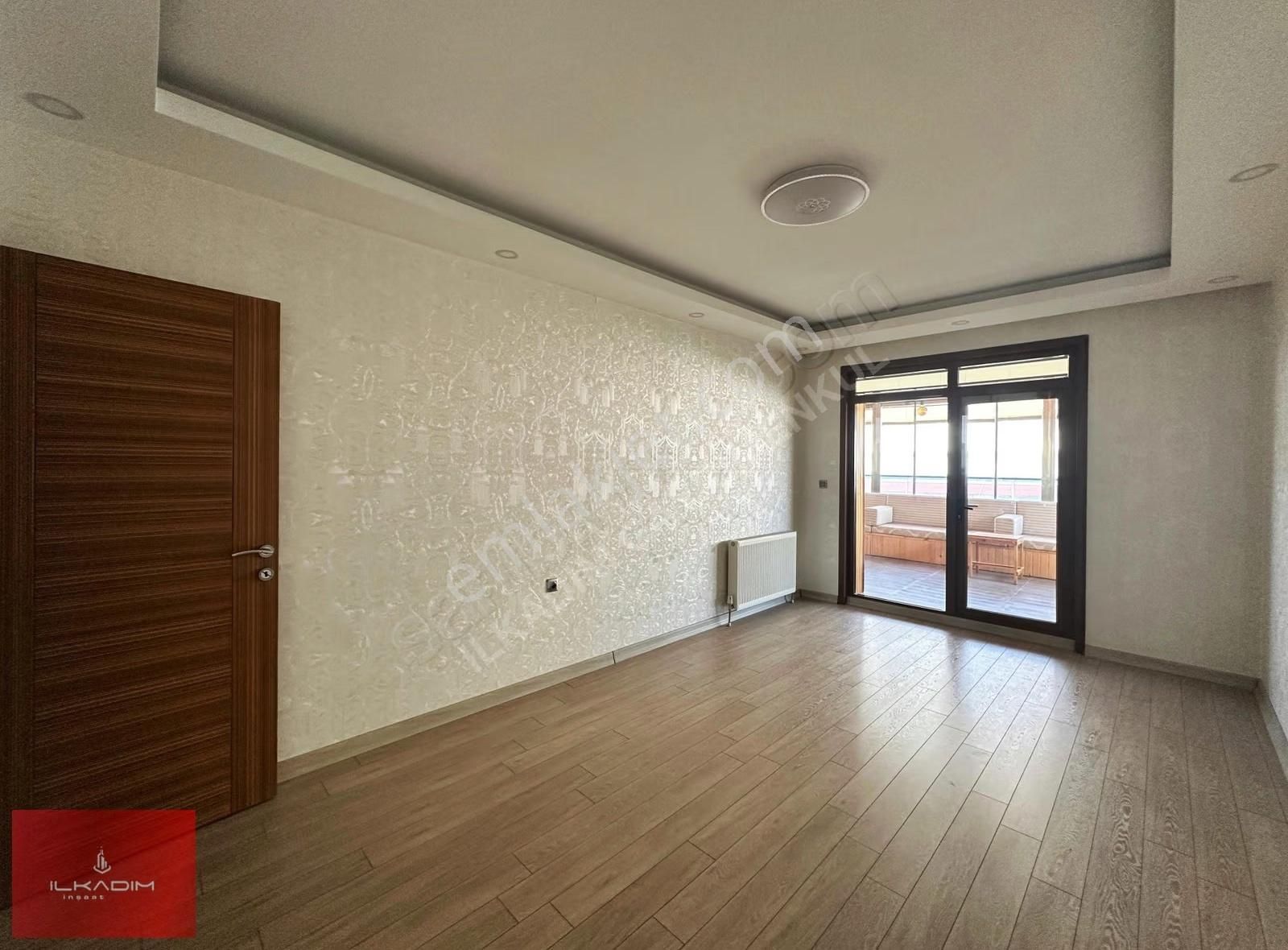 İlkadımdan Yaylada Panoramik Manzaralı Sitede Çift Girişli 4+2 - Görsel 20