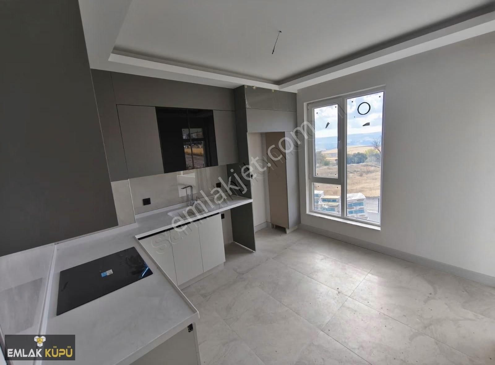 Atayurt Mah'de Site İçerisinde Ara Katta 2+1 Satılık Daire - Görsel 2