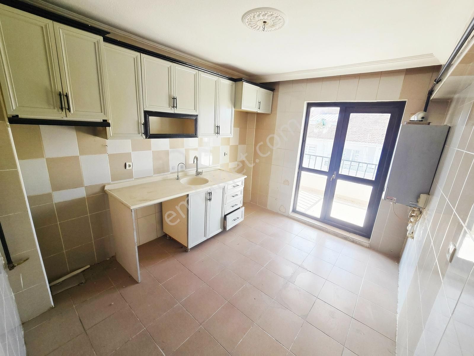 Mustafa K.mah. Merkezi Lokasyon ! Htc'den %50 Krediye Uygun 3+1 - Görsel 6