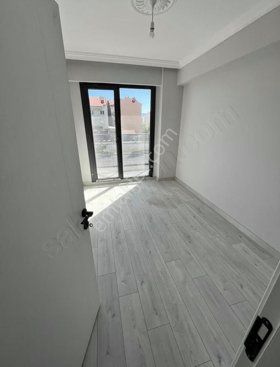 Banaz Asfaltüzeri 110m2 2+1 Hazır 2.kat Daire - Görsel 13