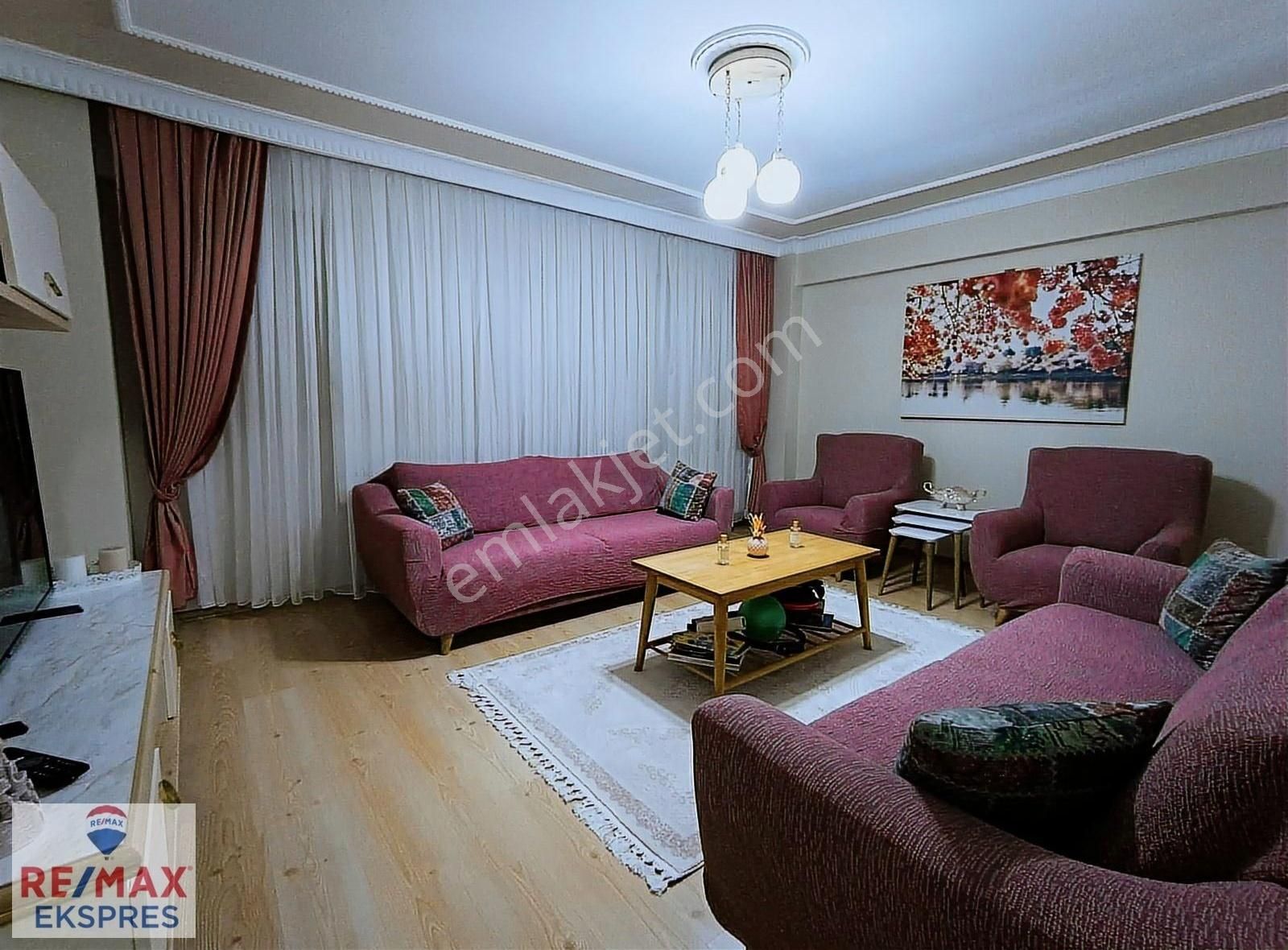 Bağcılar Varlık Konakları Güneşli'de Arakat Satılık 3+1 Daire