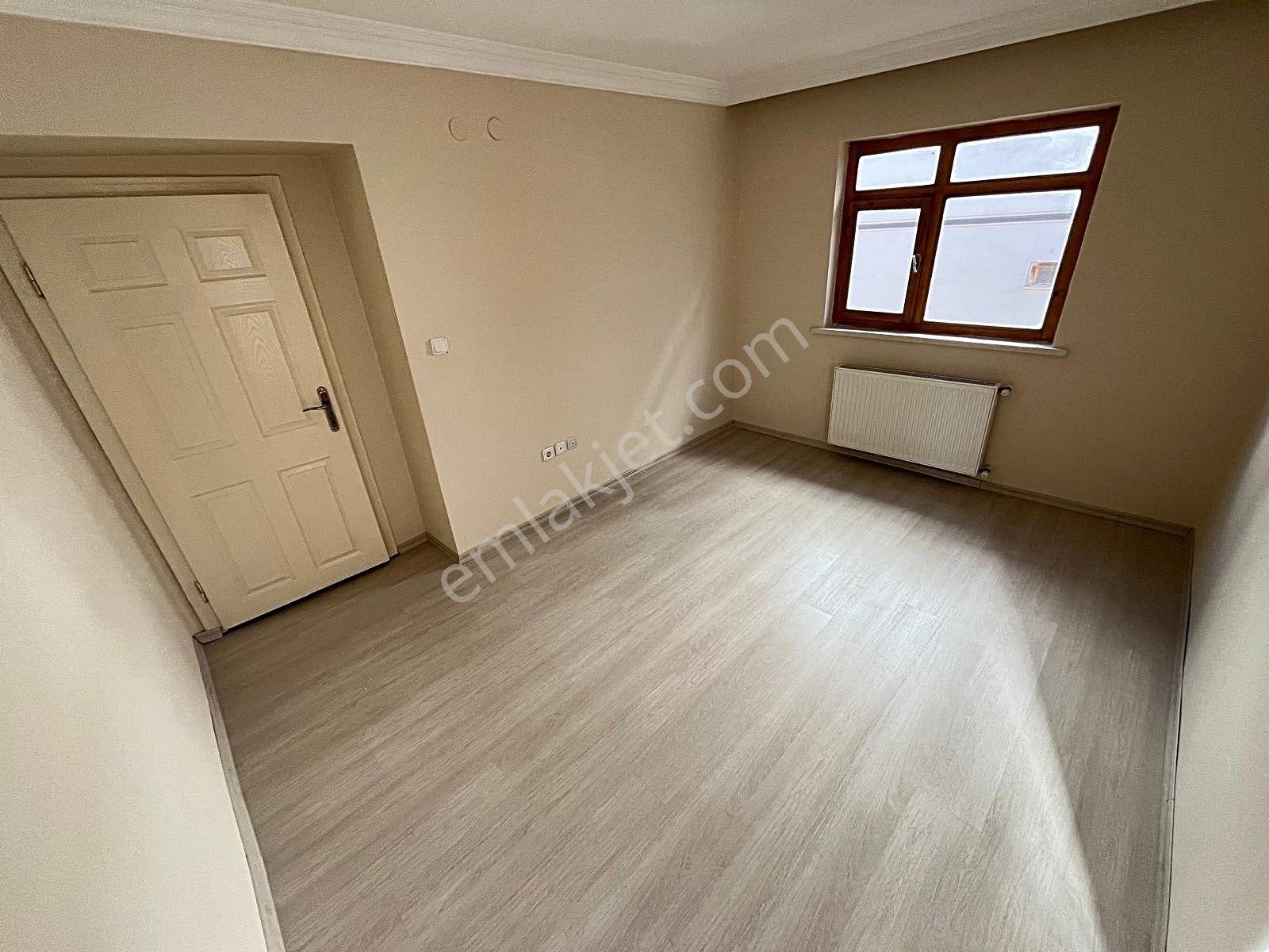 Güventepe'de Metro Yakını & Arakat Oturuma Hazır 3+1 - Görsel 23