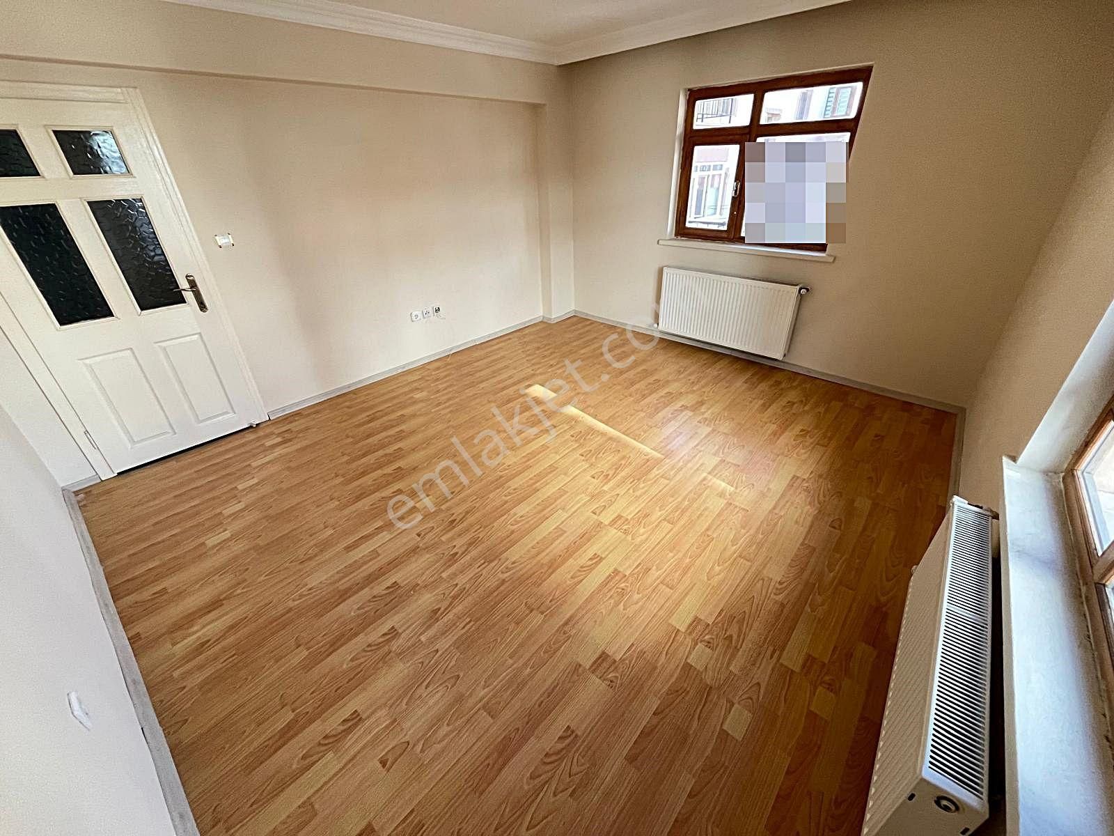 Güventepe'de Metro Yakını & Arakat Oturuma Hazır 3+1 - Görsel 6