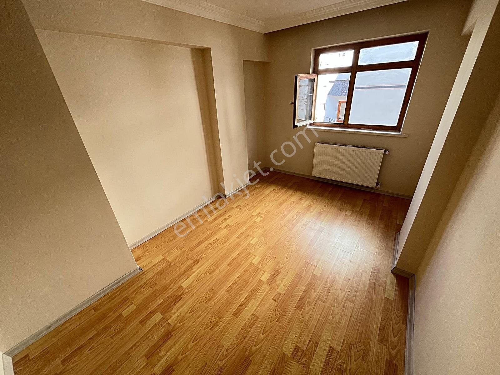 Güventepe'de Metro Yakını & Arakat Oturuma Hazır 3+1 - Görsel 12