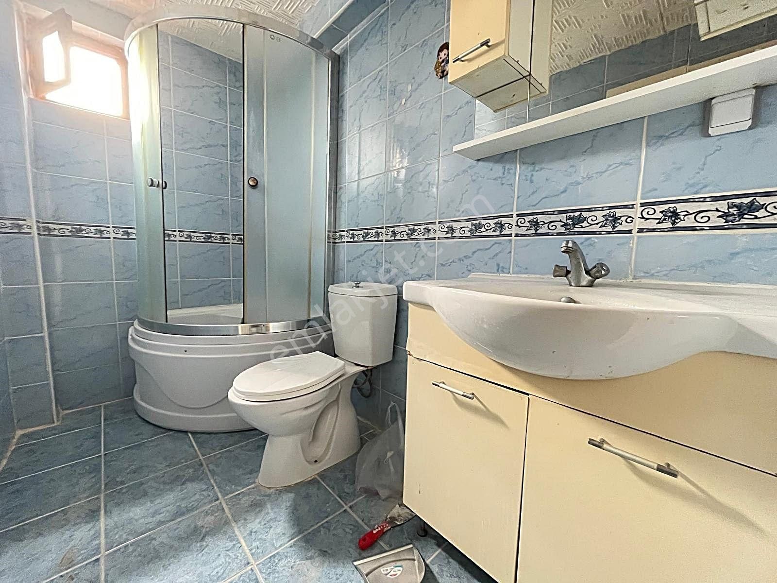 Güventepe'de Metro Yakını & Arakat Oturuma Hazır 3+1 - Görsel 27