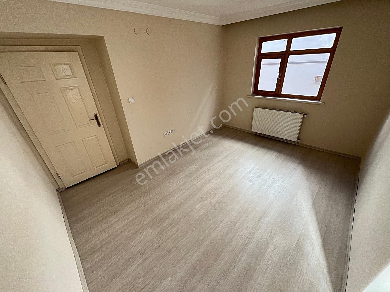 Güventepe'de Metro Yakını & Arakat Oturuma Hazır 3+1 - Görsel 19