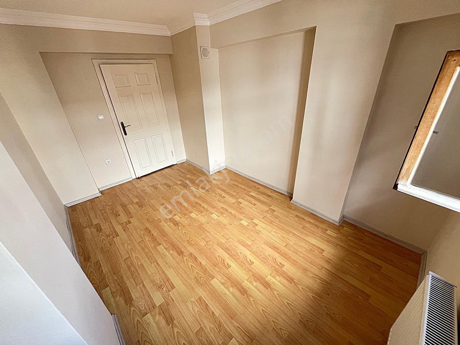 Güventepe'de Metro Yakını & Arakat Oturuma Hazır 3+1 - Görsel 16