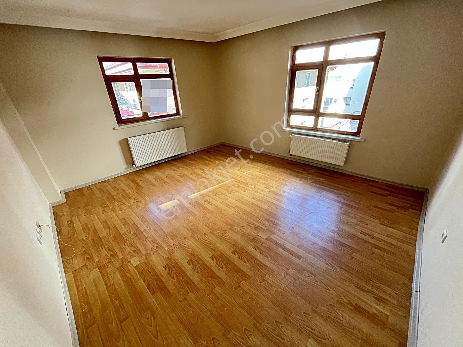 Güventepe'de Metro Yakını & Arakat Oturuma Hazır 3+1 - Görsel 7