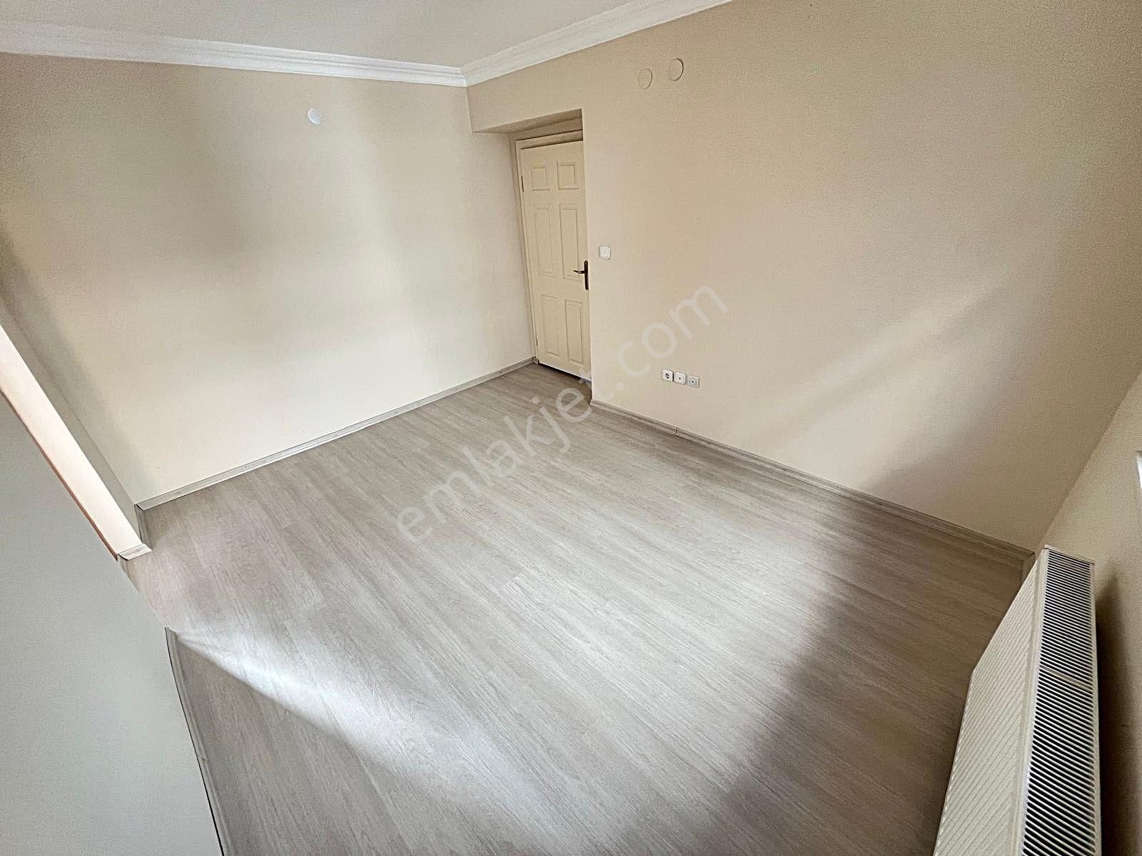 Güventepe'de Metro Yakını & Arakat Oturuma Hazır 3+1 - Görsel 20