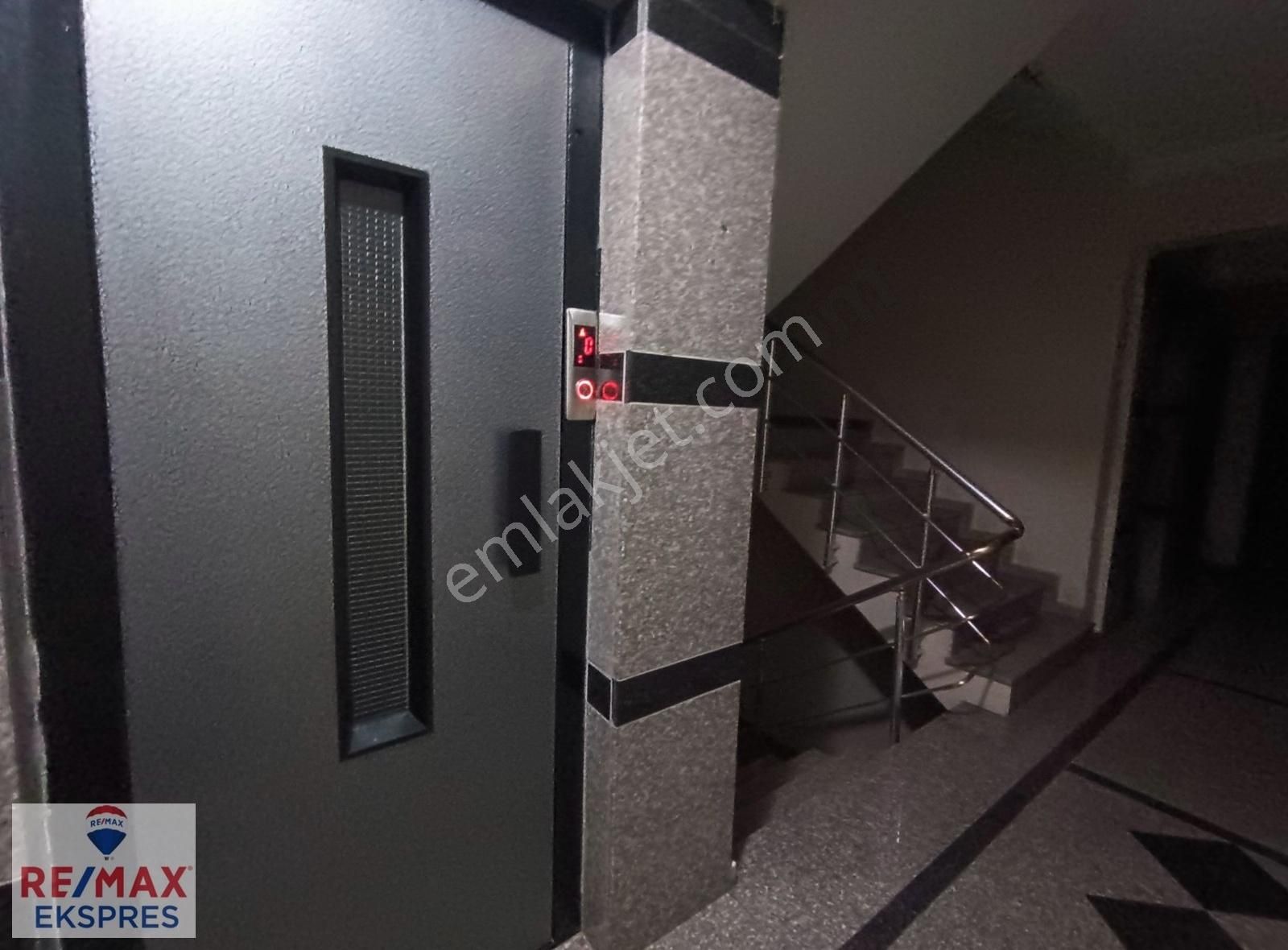 Bağcılar Güneşli Varlık Konakları Arakat Boş 100m² Satılık Daire - Görsel 13