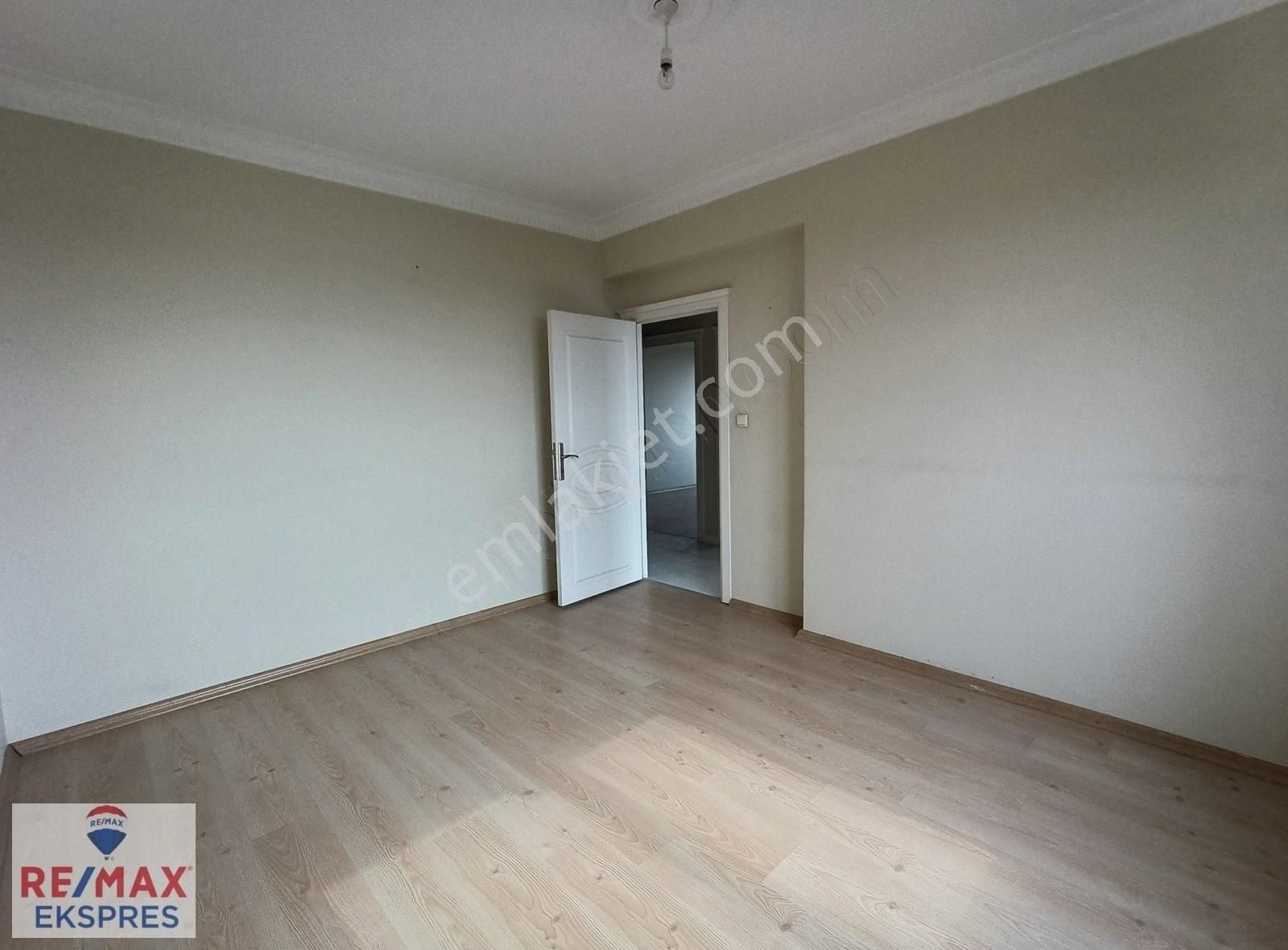 Bağcılar Güneşli Varlık Konakları Arakat Boş 100m² Satılık Daire - Görsel 6