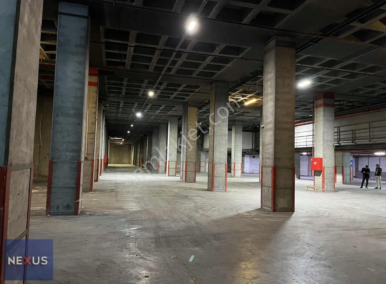 Sancaktepe'de Kiralık Açık Alanlı Depo