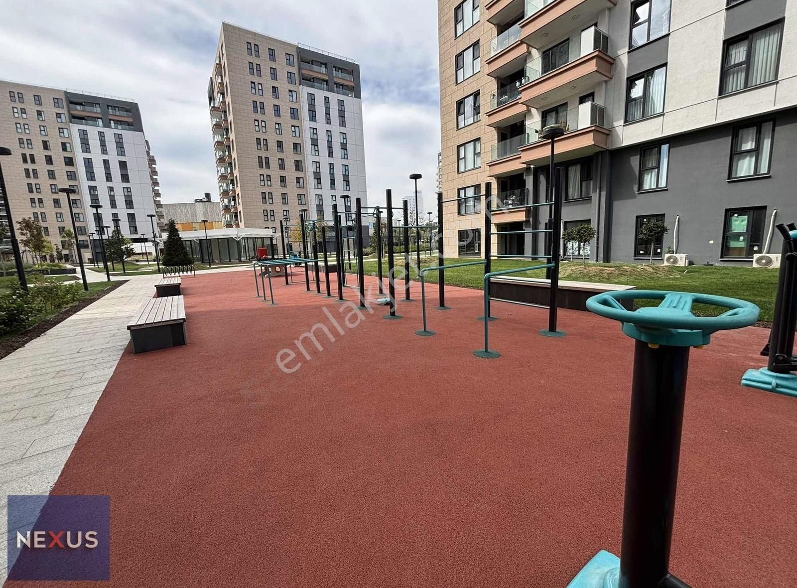 Pendik Kiptaş Arkatlı Evleri Site Uzmanından Satılık 2+1 Daire