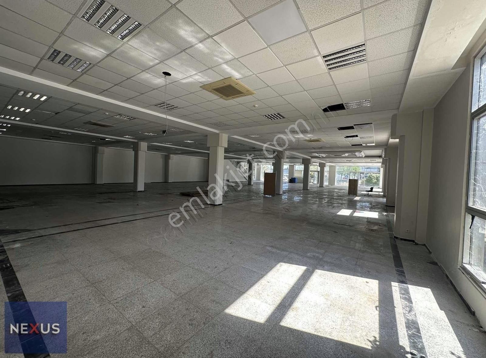 Sancaktepe'de Cadde Üstü Kiralık 3500 M2 Prestijli Depo&antrepo - Görsel 3