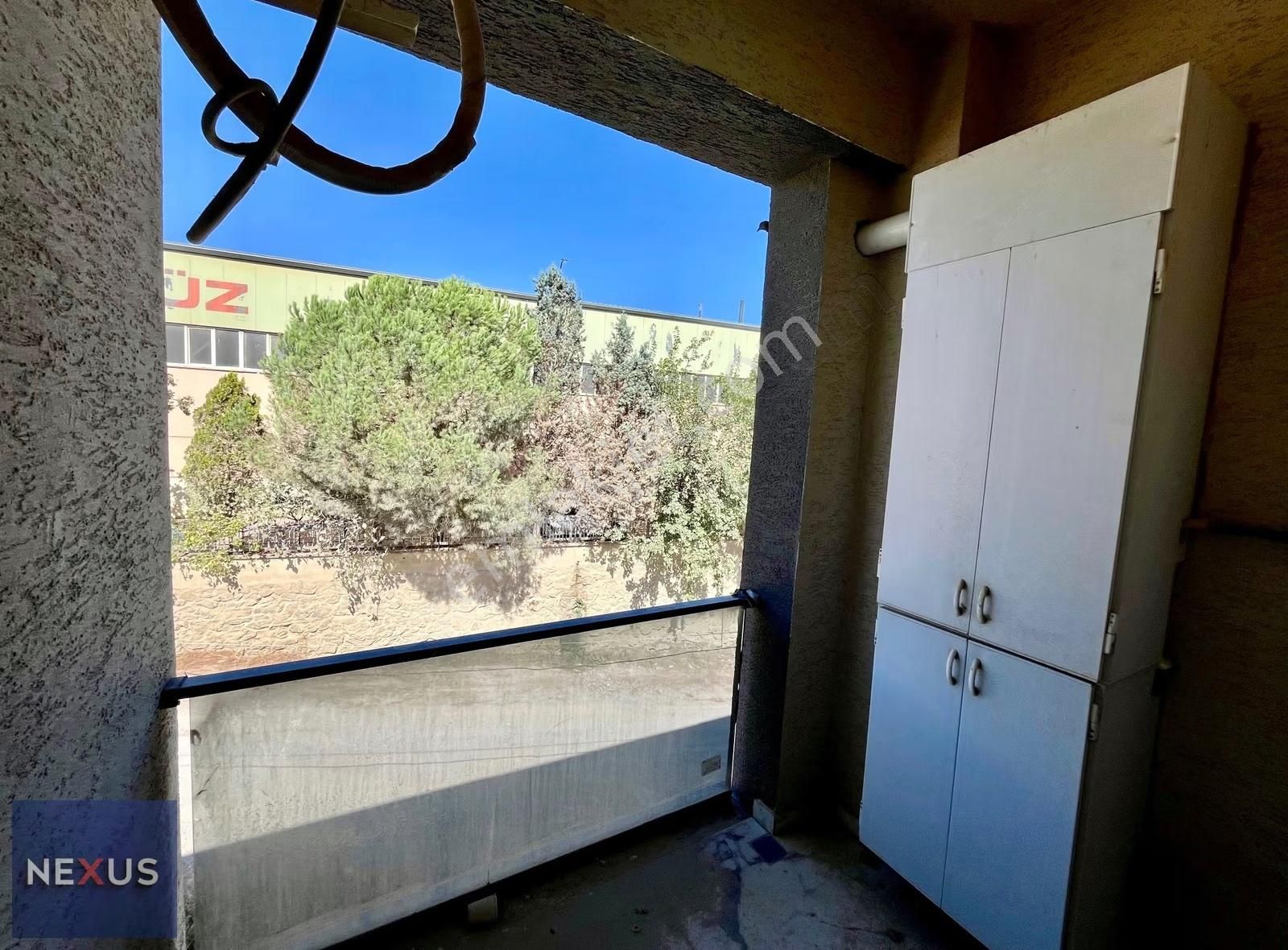 Metro Ve Medicalpark Hastanesine Yakın Konumda Satılık 3+1 Daire - Görsel 3