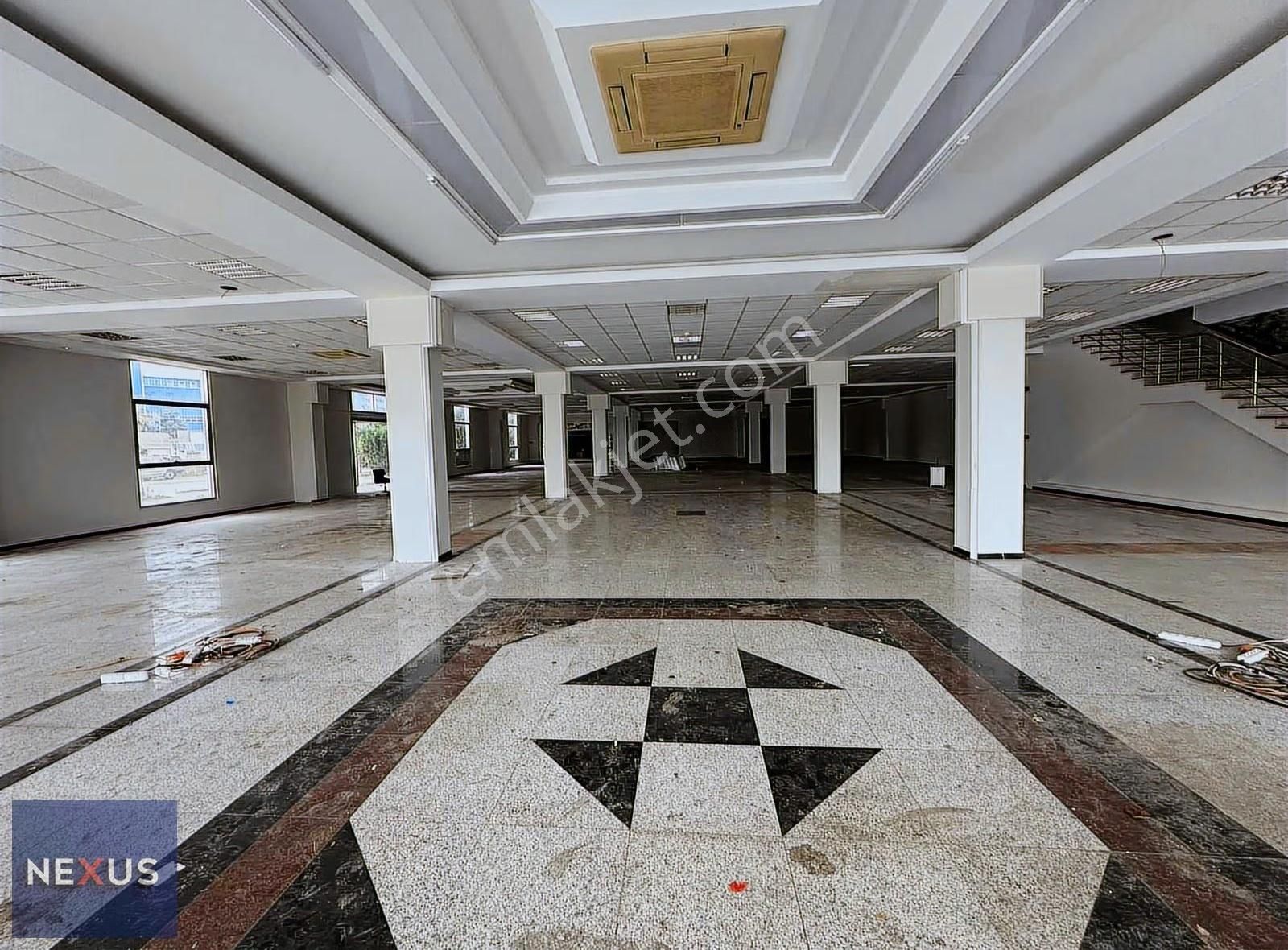 Sancaktepe'de Kiralık 2.000 M2 Kurumsal Firmalara Uygun Mağaza - Görsel 2