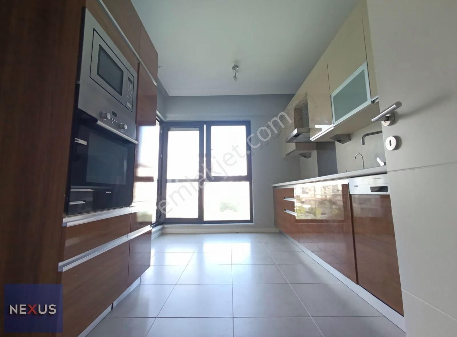 Sinpaş Liva Sitesinde Göl & Peyzaj Manzaralı Satılık 3,5+1 Daire - Görsel 16