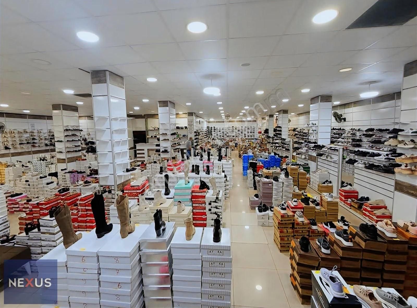 Kartal'da Ana Cadde Üzerinde Devren Satılık Ayakkabı Mağazası - Görsel 17