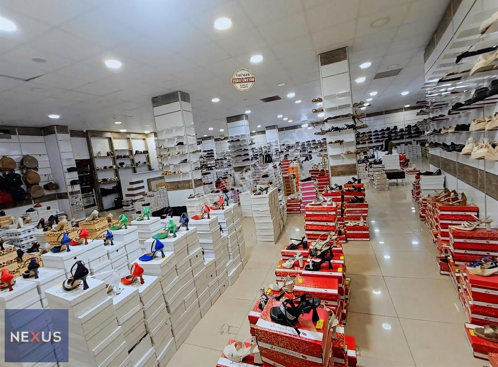 Kartal'da Ana Cadde Üzerinde Devren Satılık Ayakkabı Mağazası - Görsel 5