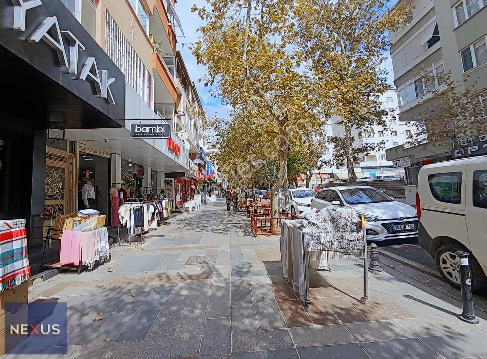 Kartal'da Ana Cadde Üzerinde Devren Satılık Ayakkabı Mağazası - Görsel 10
