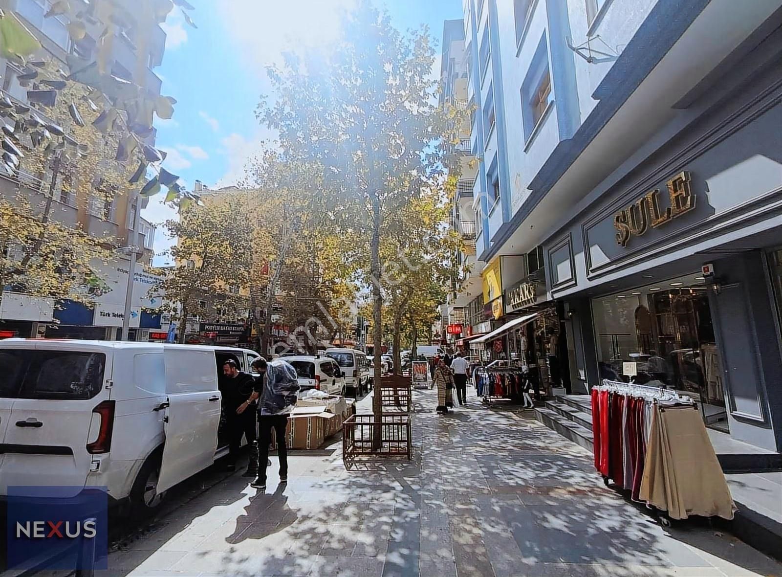 Kartal'da Ana Cadde Üzerinde Devren Satılık Ayakkabı Mağazası - Görsel 7