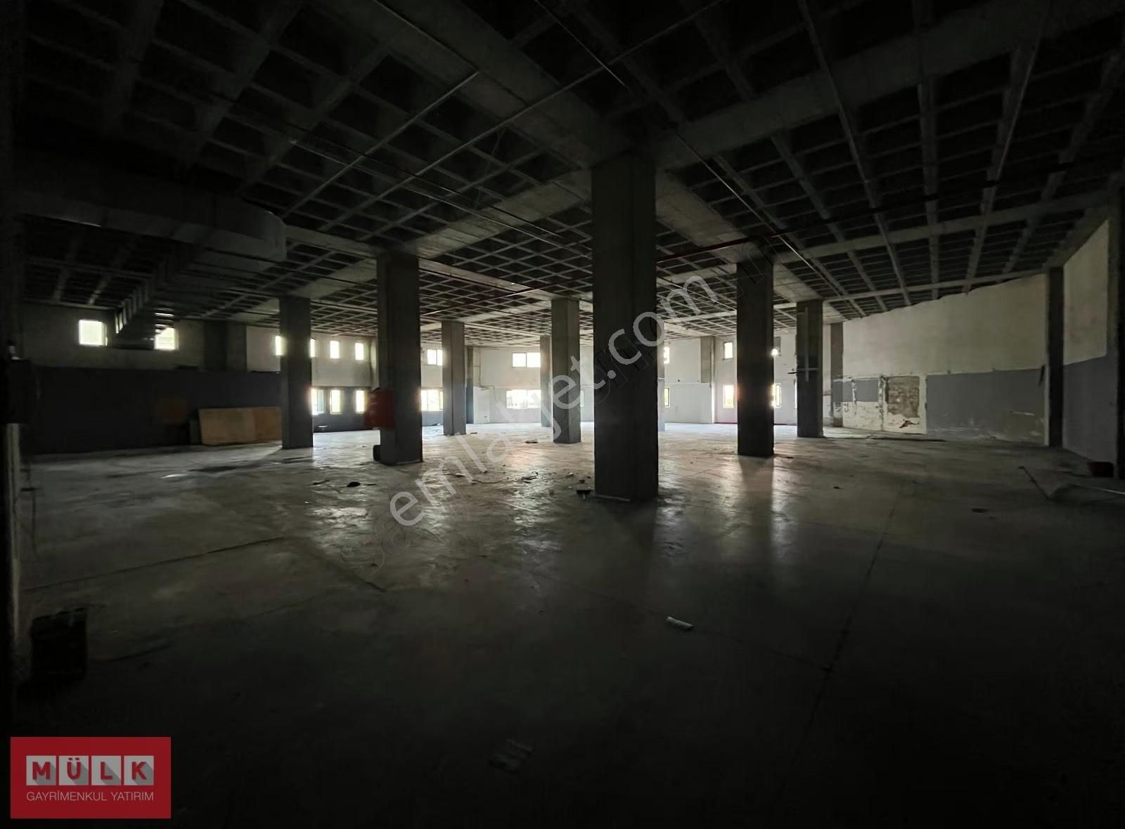 İkitelli'de Mülk Sahibin Den 827 M² Depo +kdv'li - Görsel 3