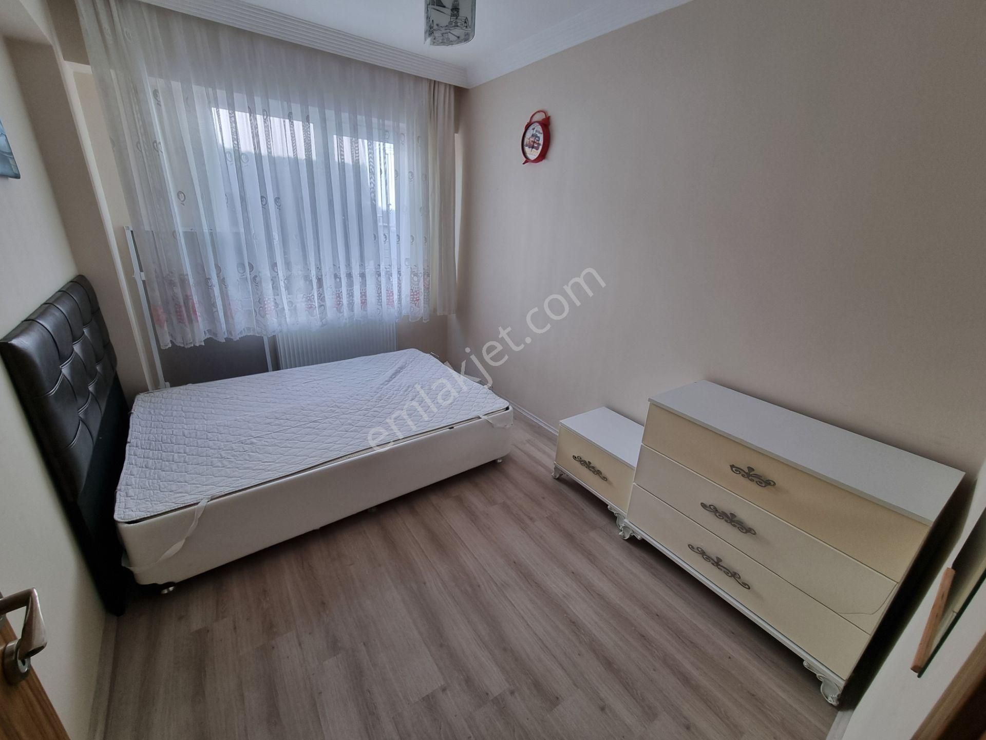 Karasu Yalı Mah.de Sahile Yakın Arakat Eşyalı 2+1 Daire - Görsel 13