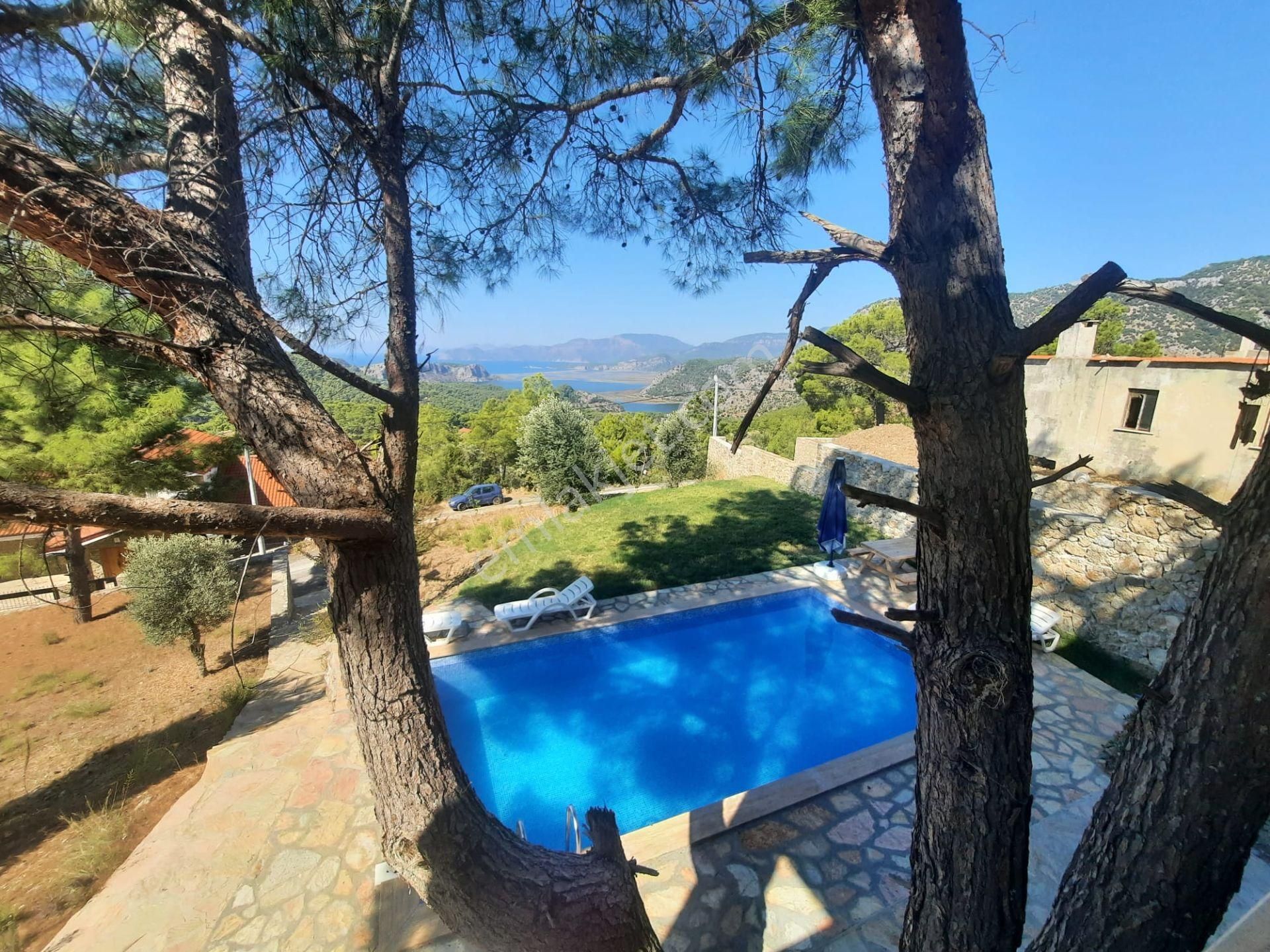 Muğla Dalyan Gökbelde Deniz Manzaralı, Yüzme Havuzlu, 1800 M2 Arazide 2+1 Eşyalı Taş Ev Satılık - Görsel 5