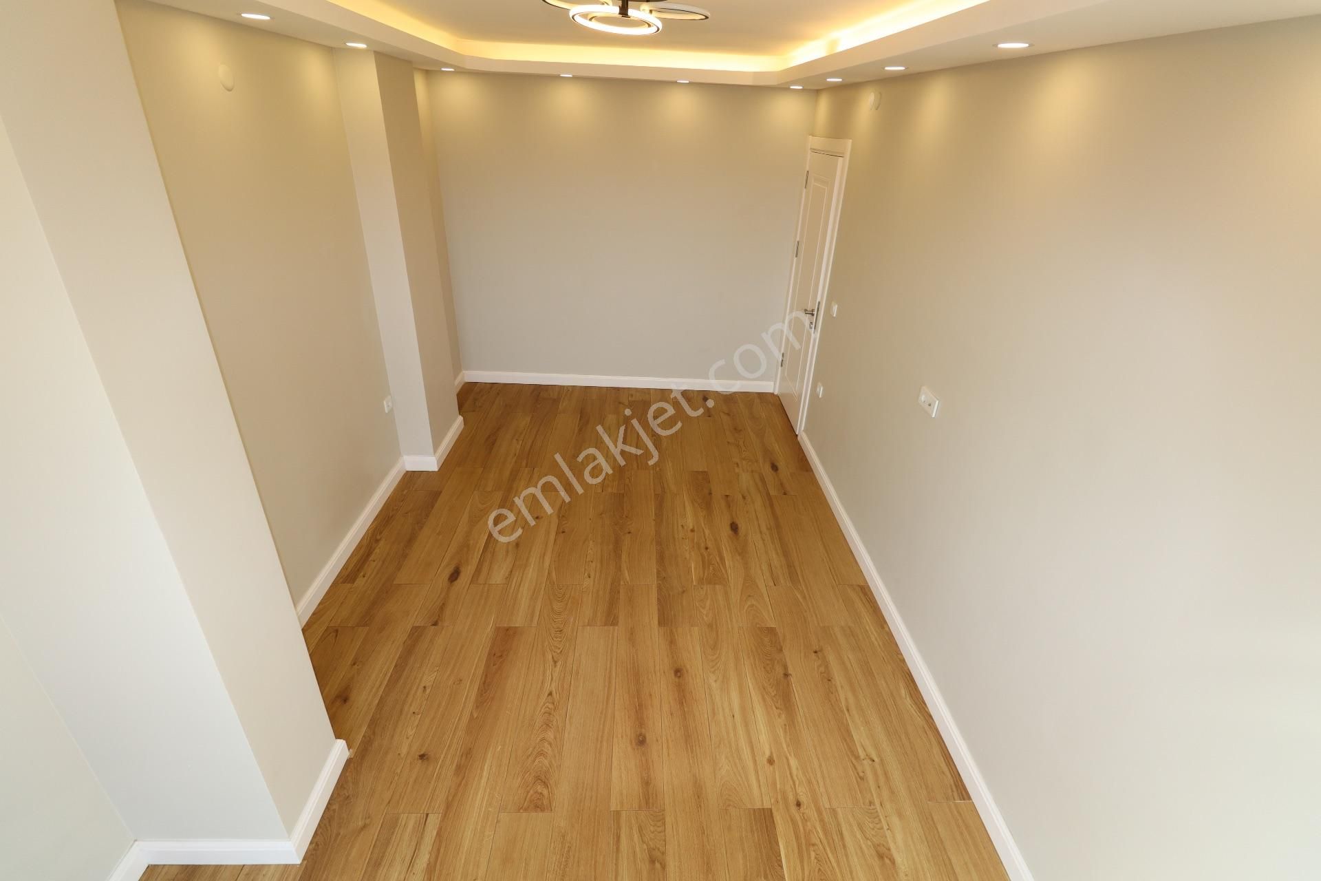 Mahmut İşler'den Altınoluk'ta Özel Havuzlu 5+1 Sıfır Villa - Görsel 17