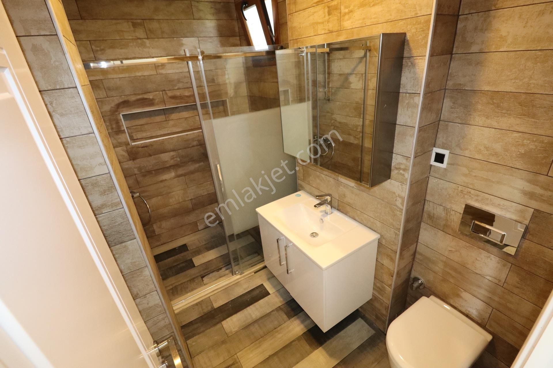 Mahmut İşler'den Altınoluk'ta Özel Havuzlu 5+1 Sıfır Villa - Görsel 24