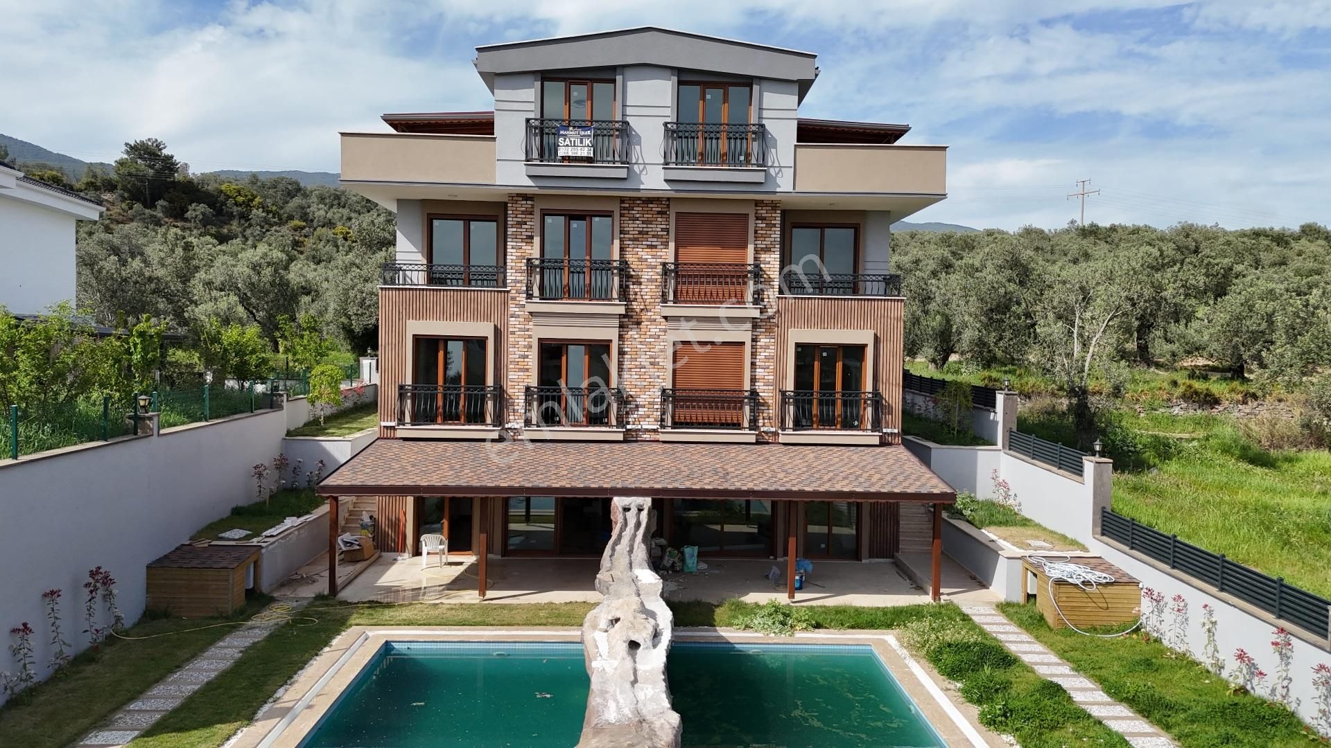 Mahmut İşler'den Altınoluk'ta Özel Havuzlu 5+1 Sıfır Villa - Görsel 4