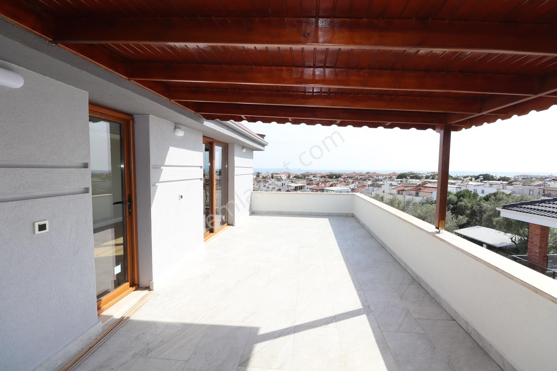 Mahmut İşler'den Altınoluk'ta Özel Havuzlu 5+1 Sıfır Villa - Görsel 25