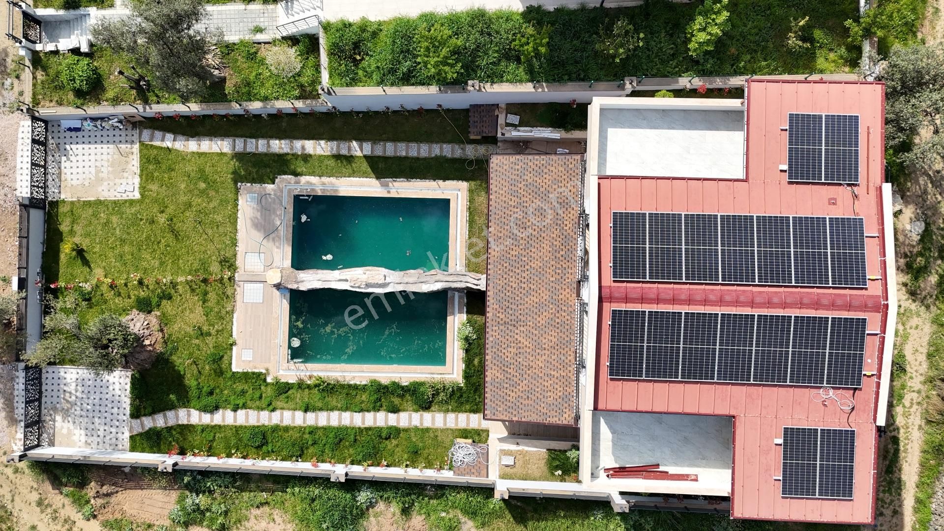 Mahmut İşler'den Altınoluk'ta Özel Havuzlu 5+1 Sıfır Villa - Görsel 6