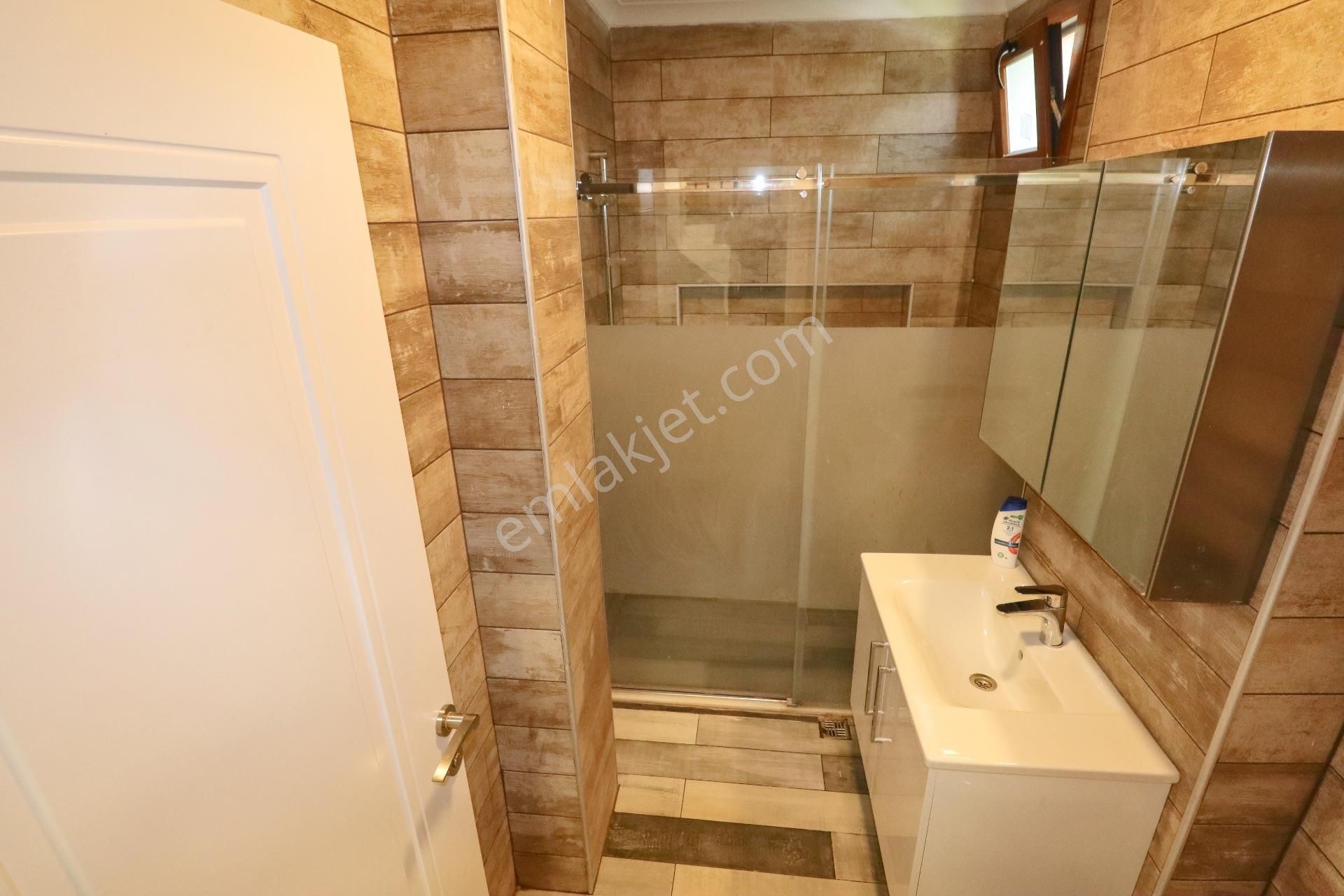 Mahmut İşler'den Altınoluk'ta Özel Havuzlu 5+1 Sıfır Villa - Görsel 21