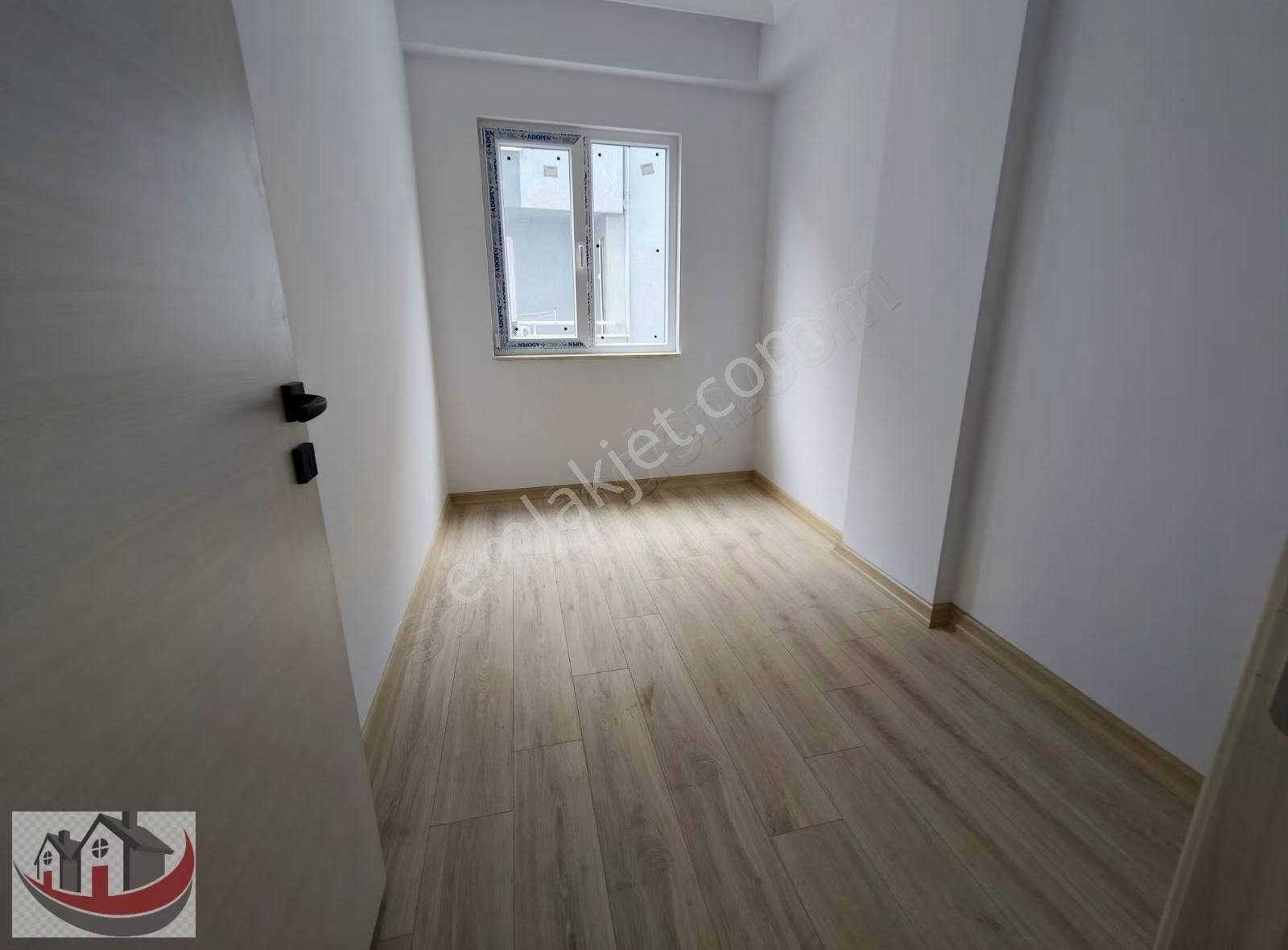 Güneyden Tülin Caddesinde 2+1.80m2 Y.giriş Karanlık Odasız Daire - Görsel 2