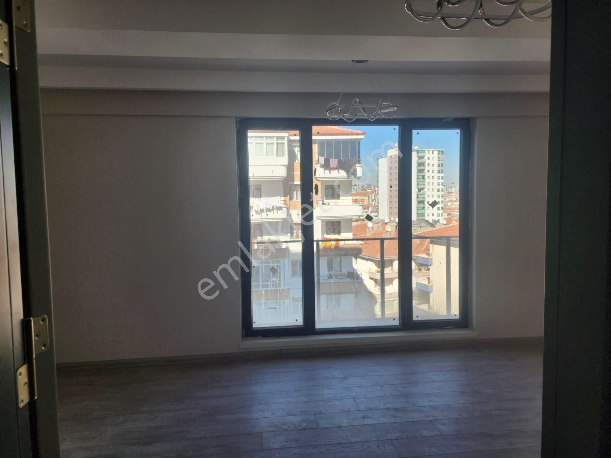 Pursklar Merkezde Satılık Geniş 2+1 Daire - Görsel 5