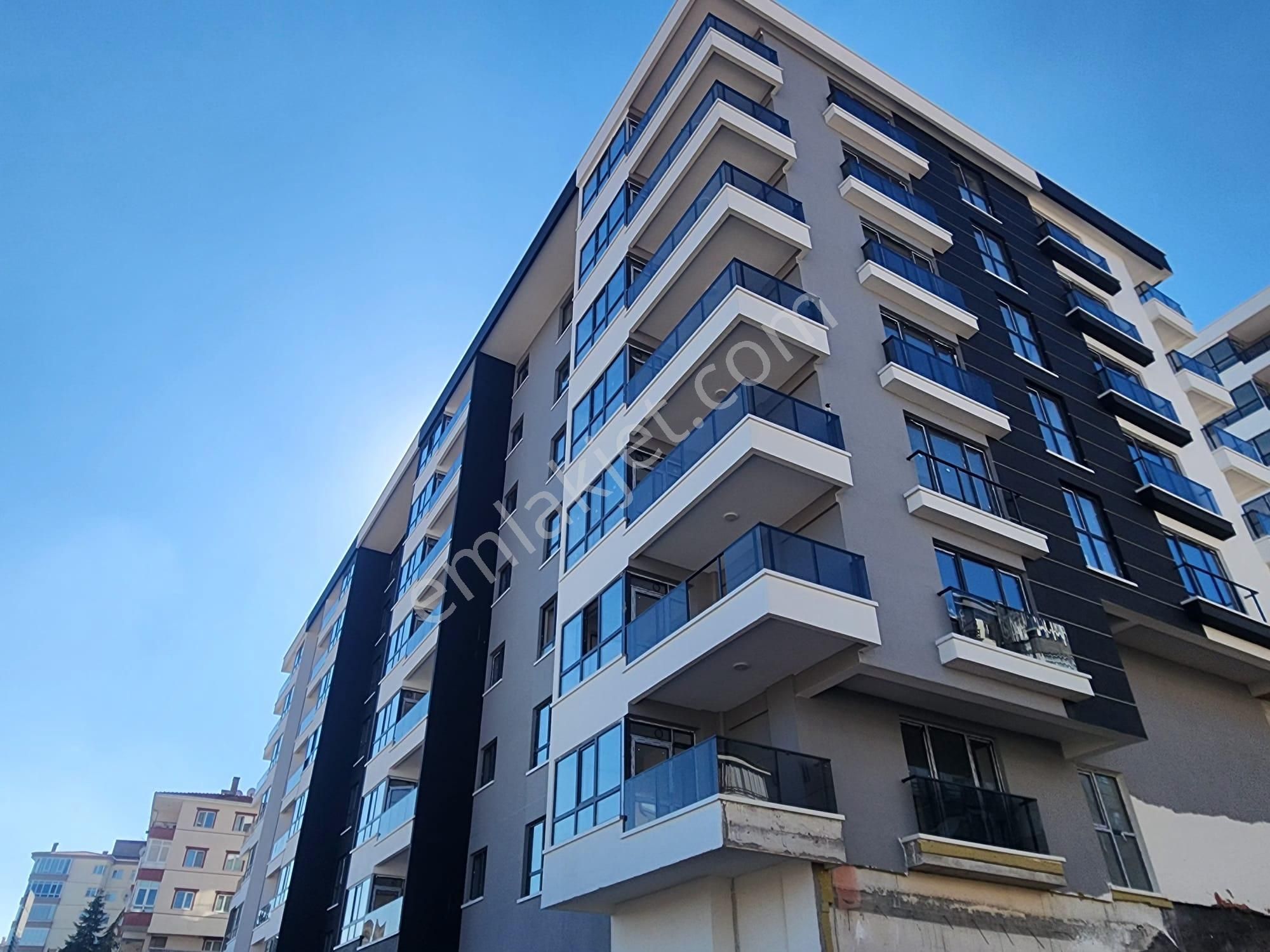 Pursklar Merkezde Satılık Geniş 2+1 Daire - Görsel 9