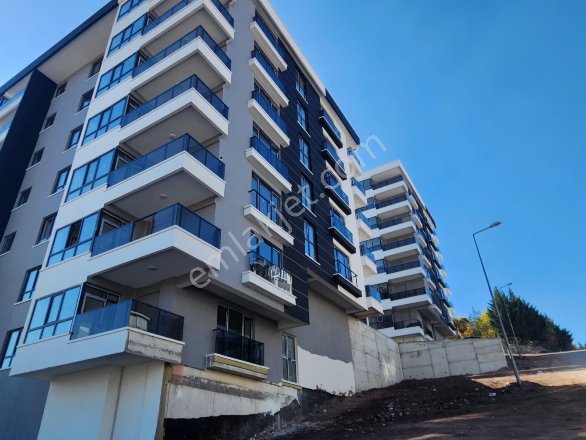 Pursklar Merkezde Satılık Geniş 2+1 Daire - Görsel 4